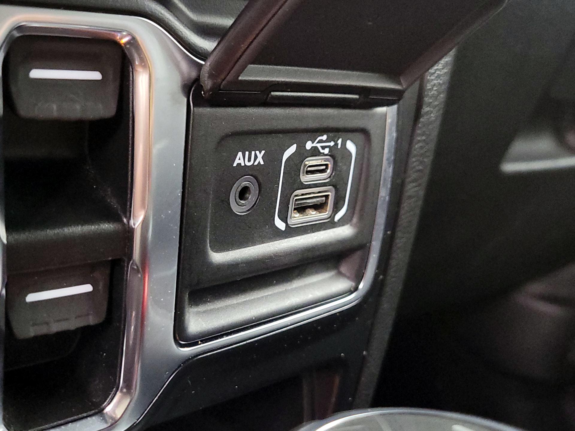 Thumbnail: 2022 Jeep Wrangler - 18