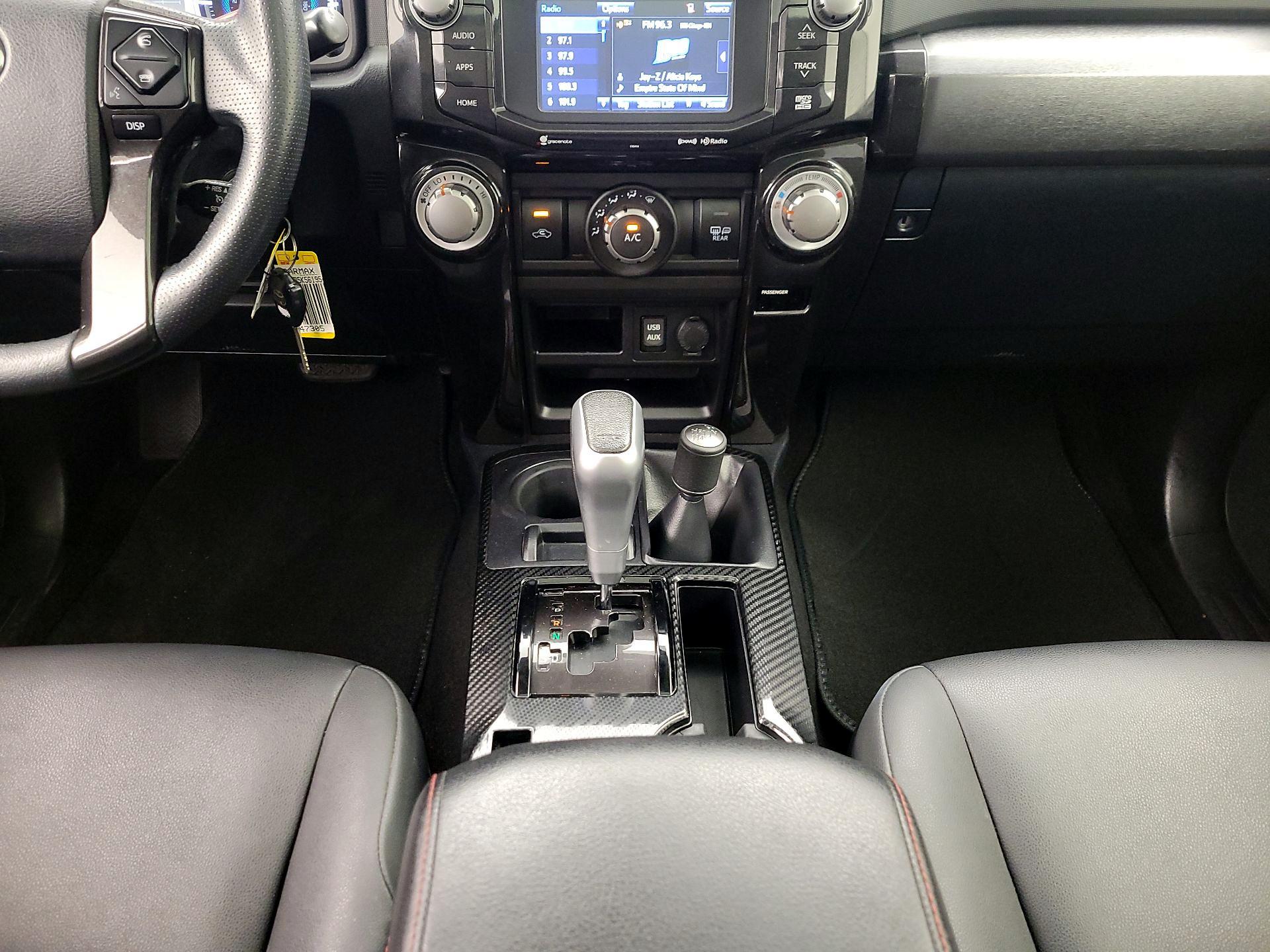 Thumbnail: 2019 Toyota 4Runner - 17