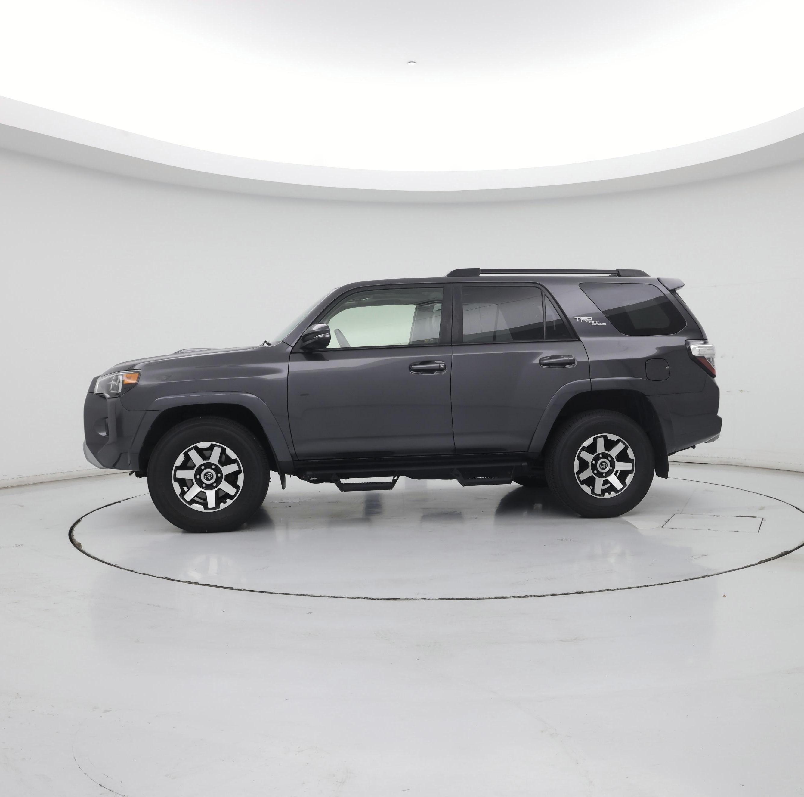 Thumbnail: 2019 Toyota 4Runner - 3