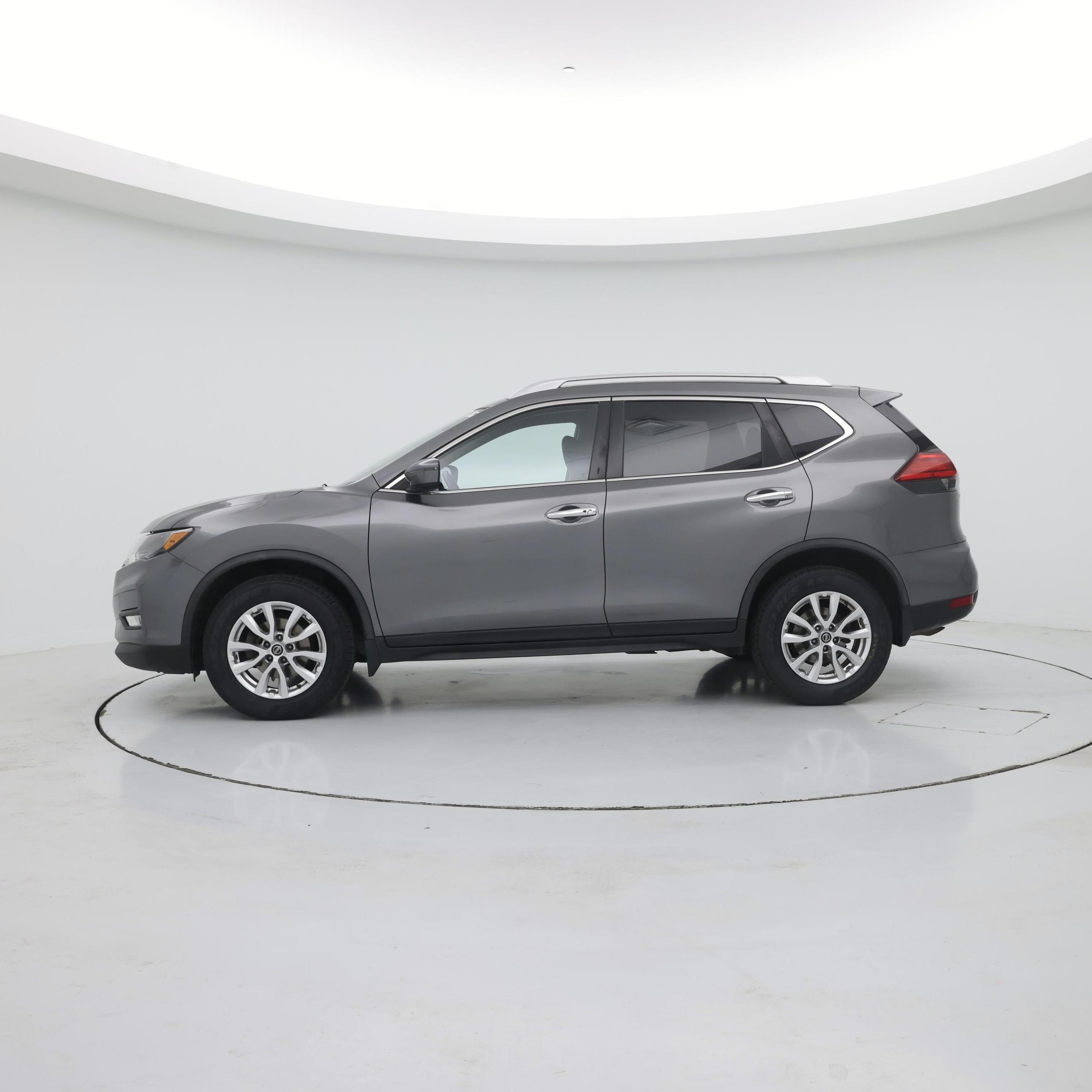 Thumbnail: 2017 Nissan Rogue - 3