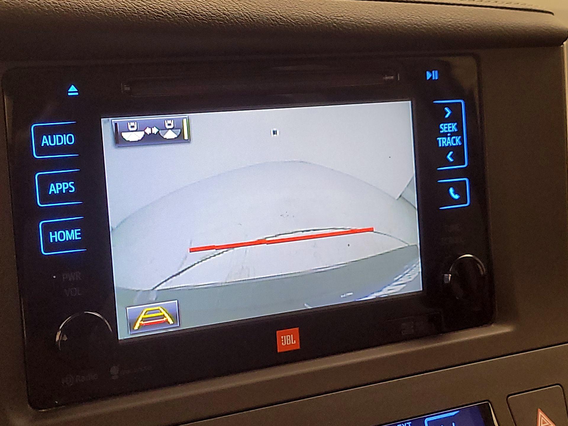 Thumbnail: 2015 Toyota Sienna - 14