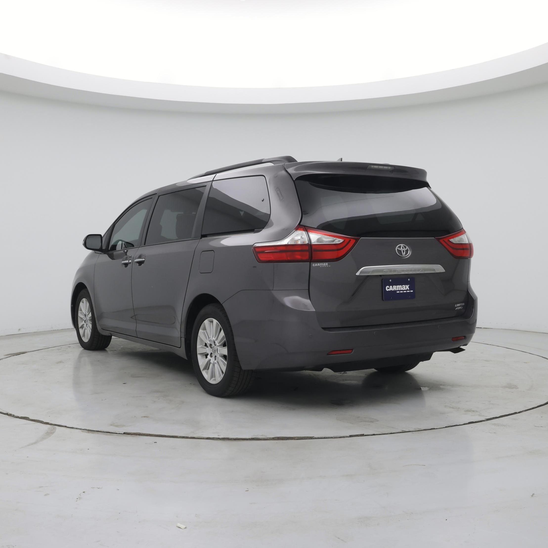Thumbnail: 2015 Toyota Sienna - 2