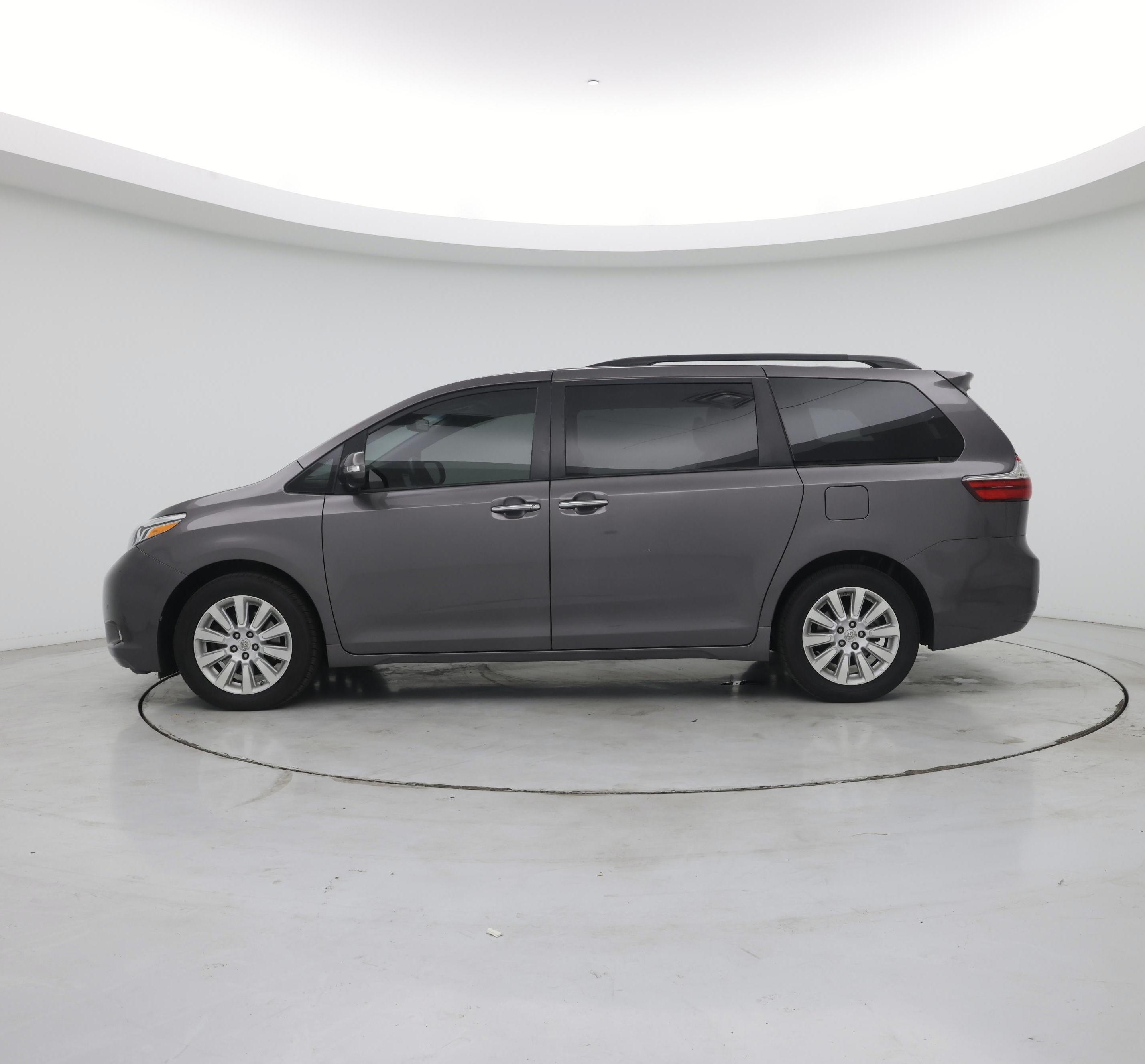 Thumbnail: 2015 Toyota Sienna - 3