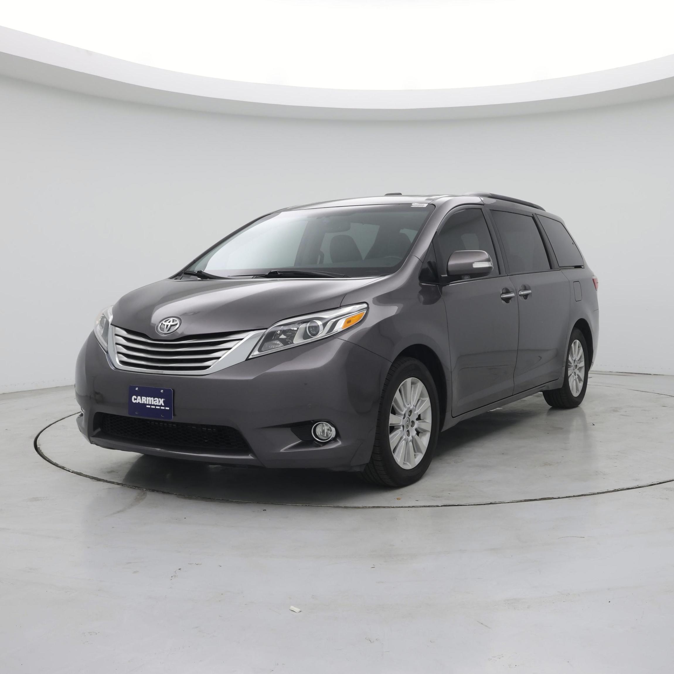 Thumbnail: 2015 Toyota Sienna - 4