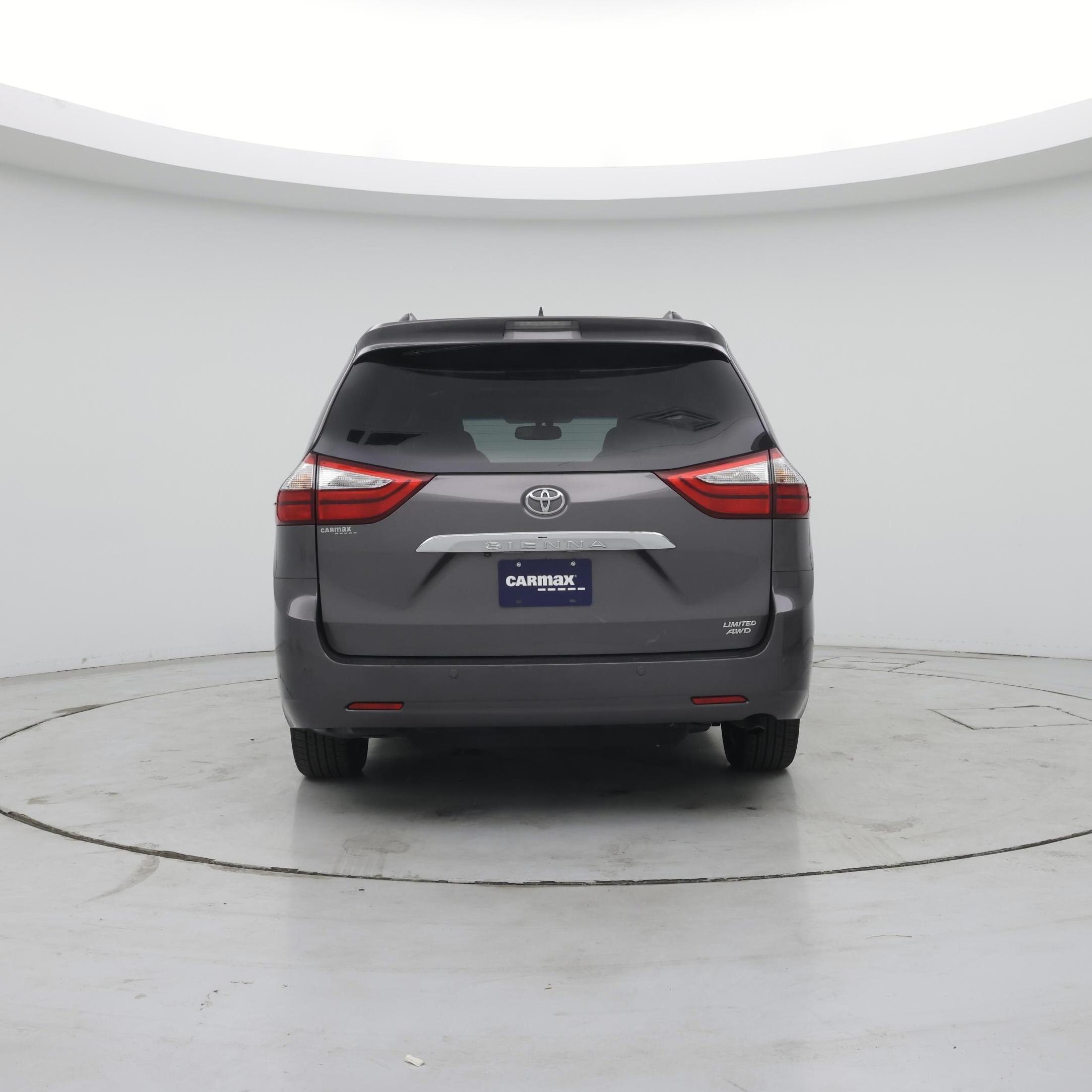 Thumbnail: 2015 Toyota Sienna - 6