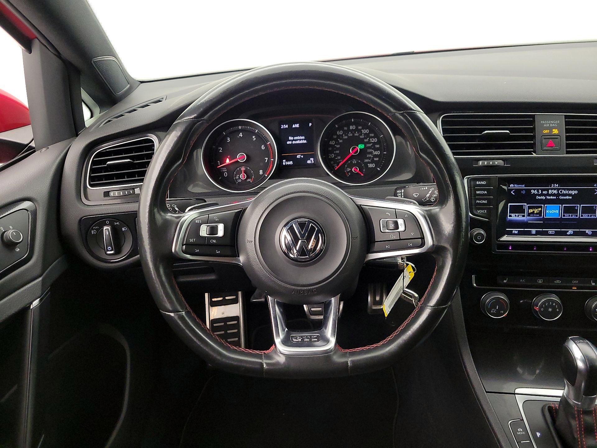 Thumbnail: 2015 Volkswagen Golf - 10