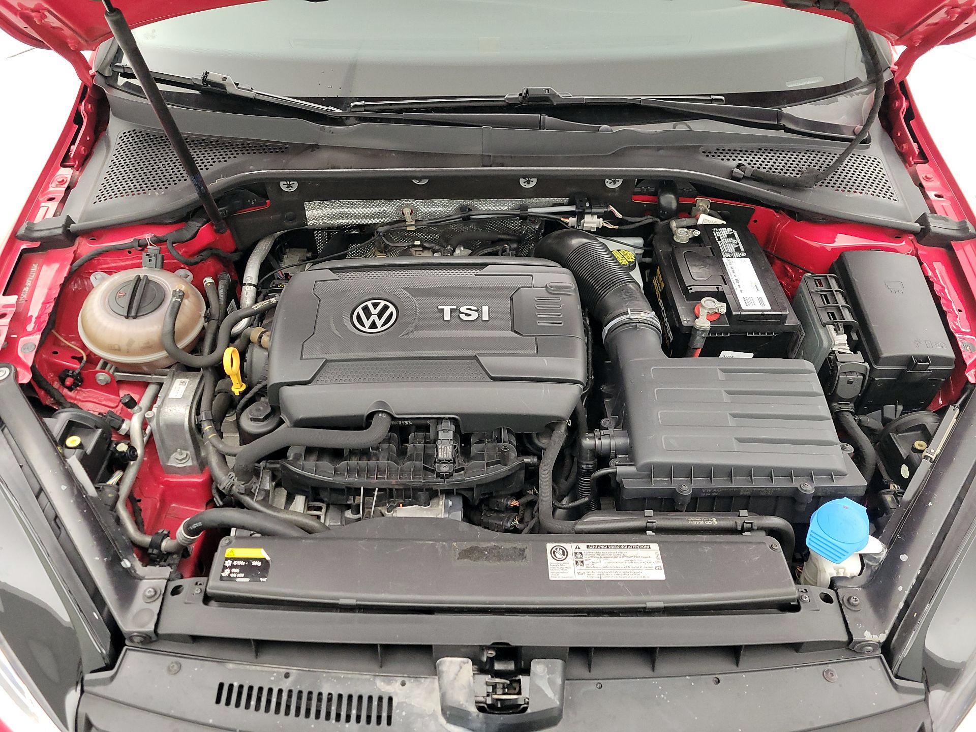 Thumbnail: 2015 Volkswagen Golf - 20