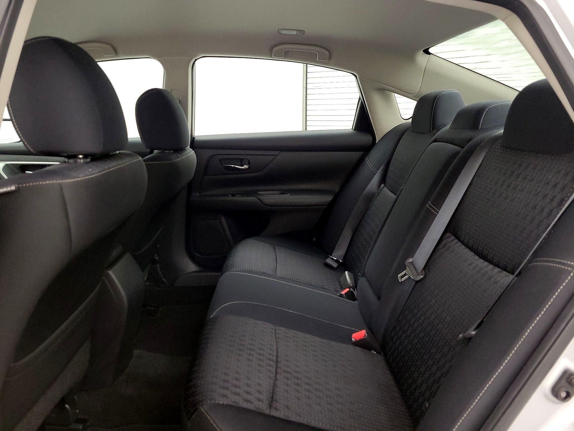 Thumbnail: 2016 Nissan Altima - 19