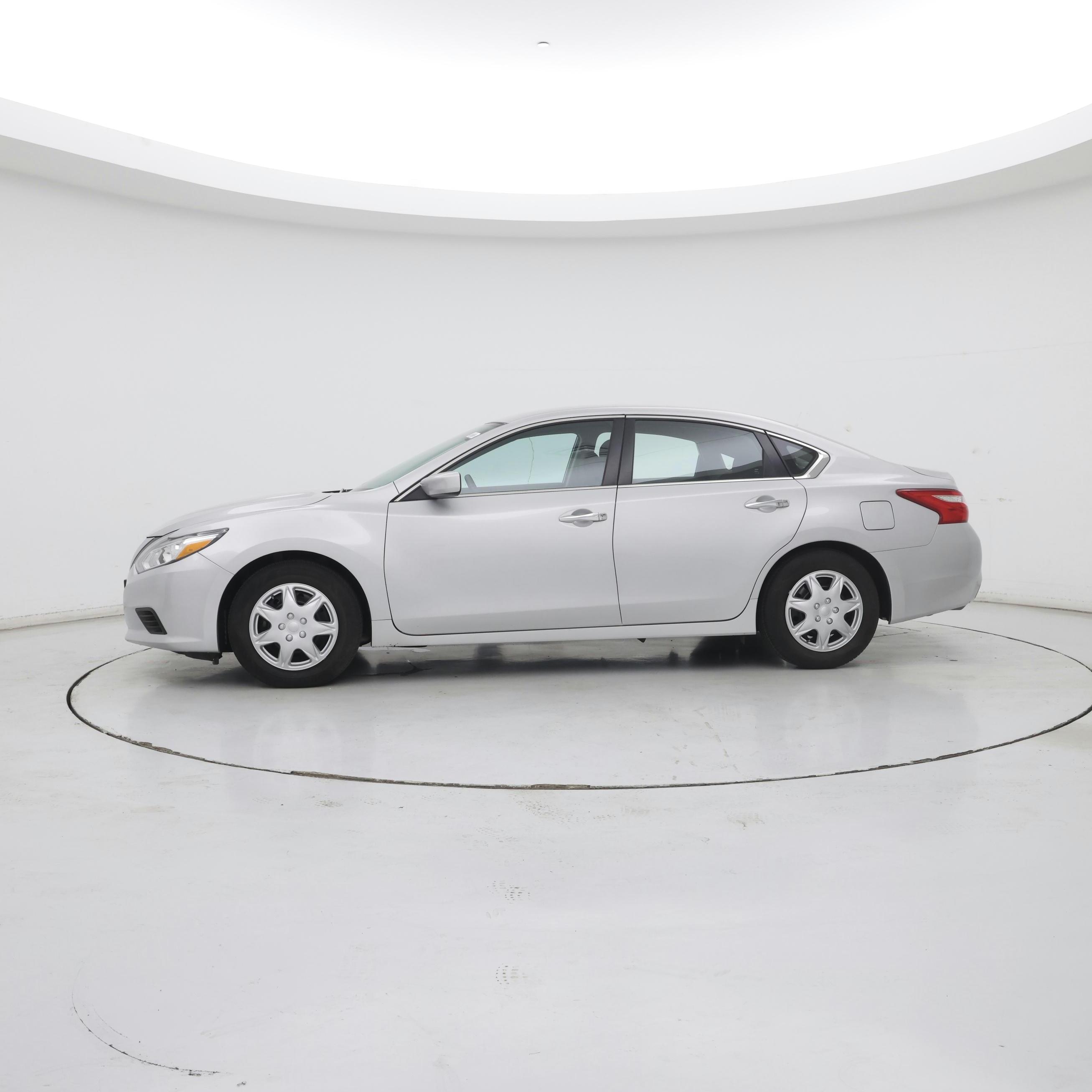 Thumbnail: 2016 Nissan Altima - 3