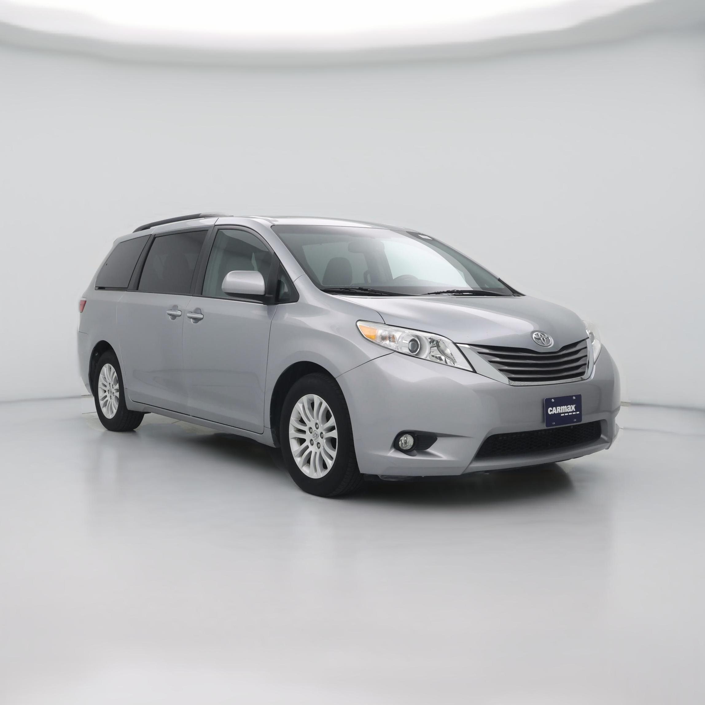 Thumbnail: 2015 Toyota Sienna - 1