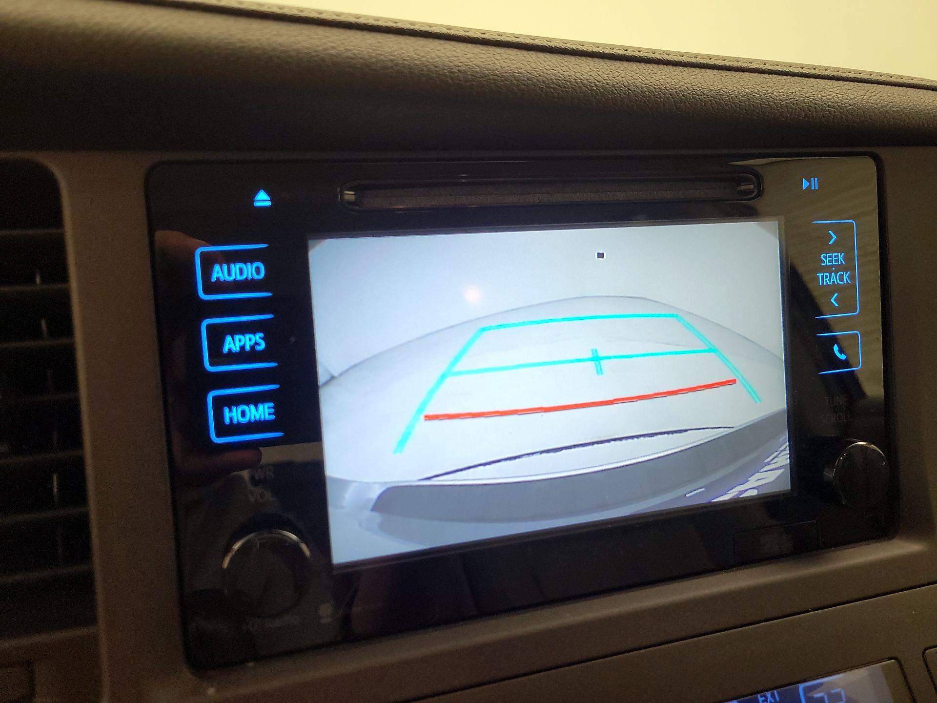 Thumbnail: 2015 Toyota Sienna - 14