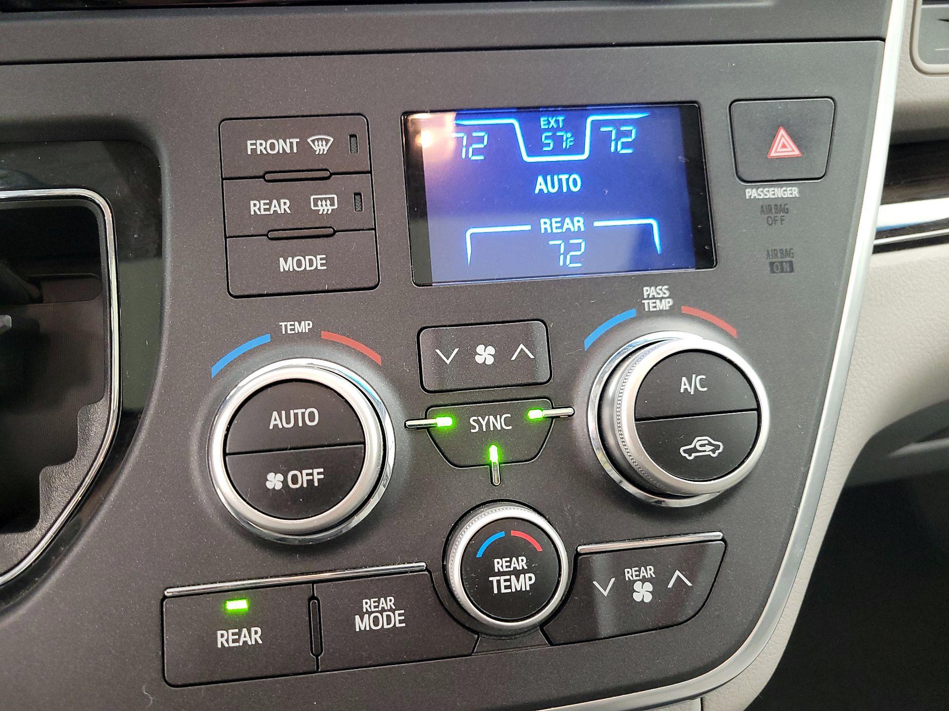 Thumbnail: 2015 Toyota Sienna - 16