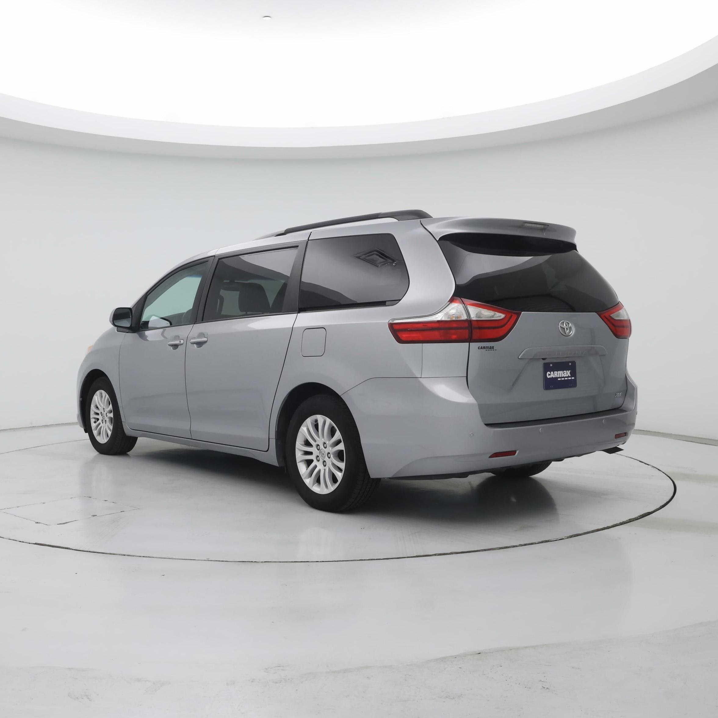 Thumbnail: 2015 Toyota Sienna - 2