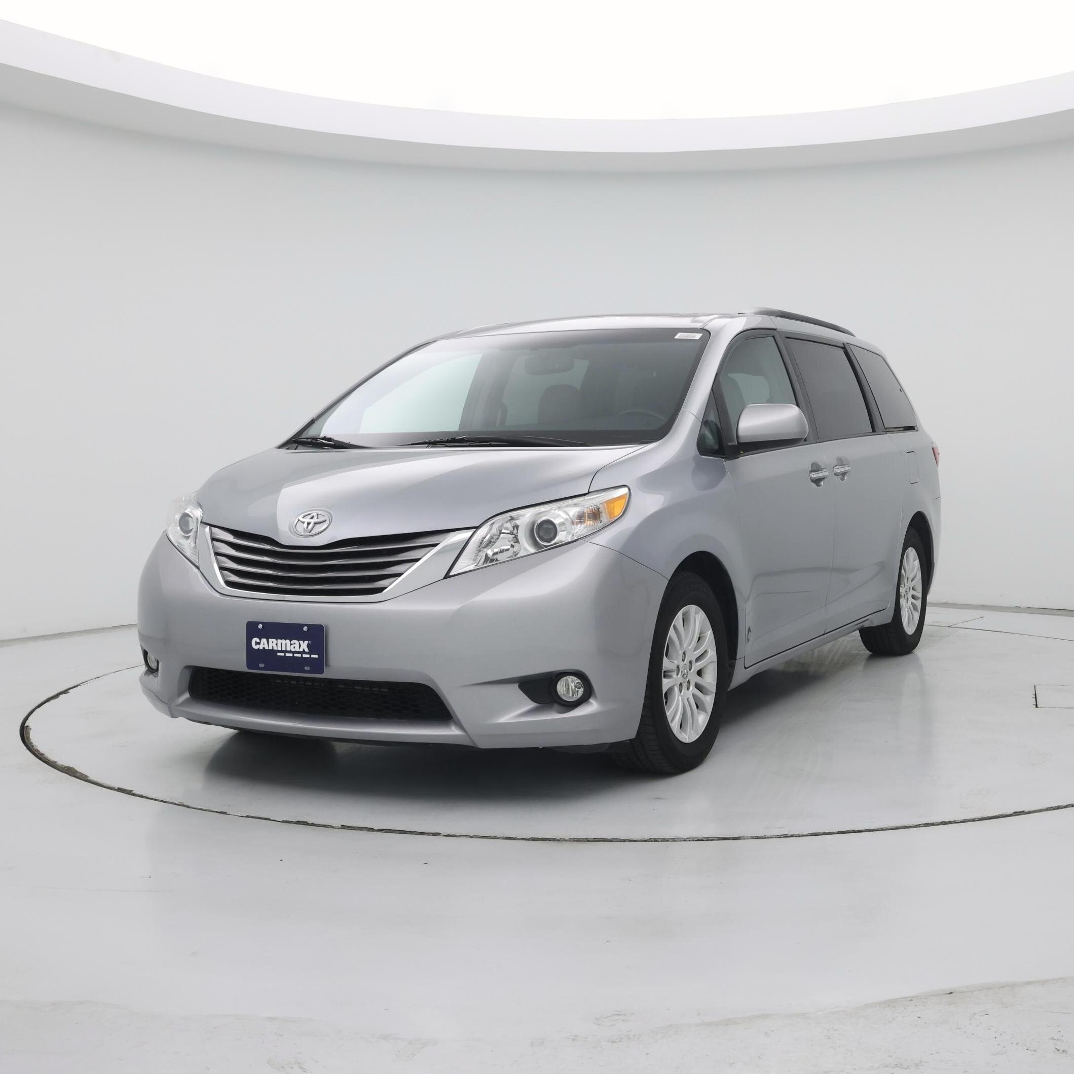 Thumbnail: 2015 Toyota Sienna - 4