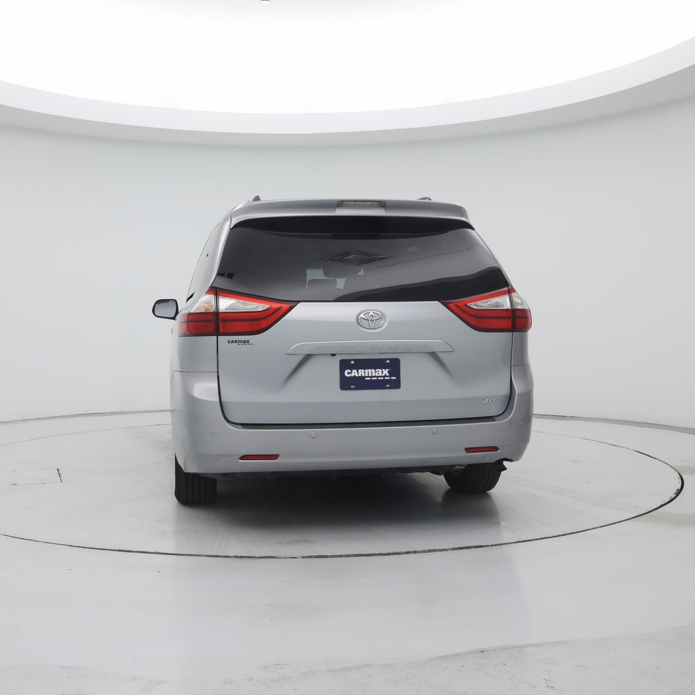 Thumbnail: 2015 Toyota Sienna - 6