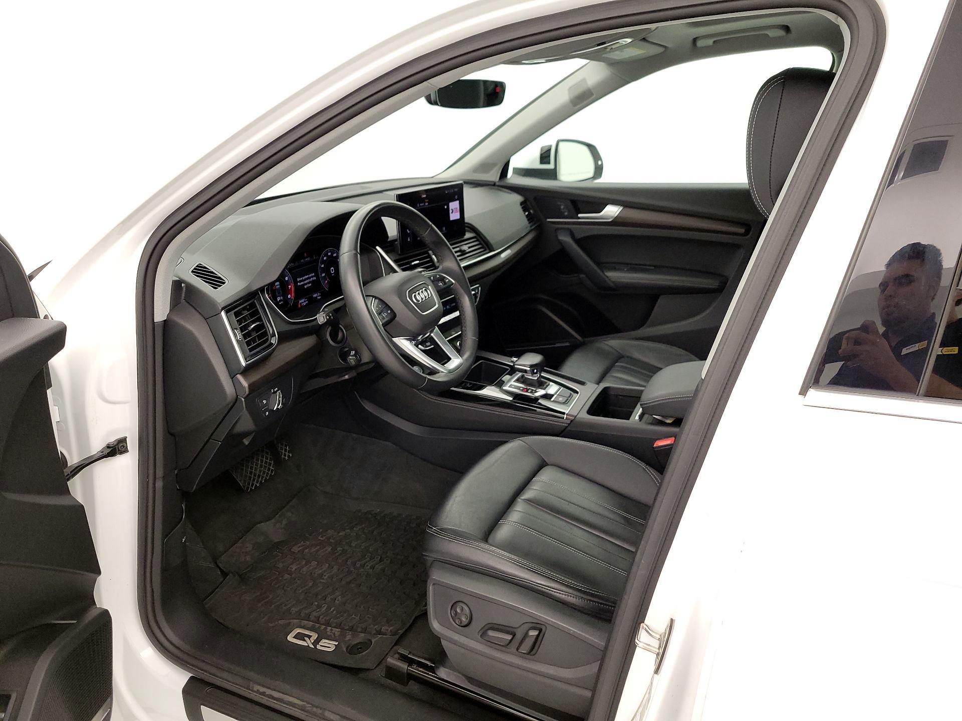 Thumbnail: 2021 Audi Q5 - 11
