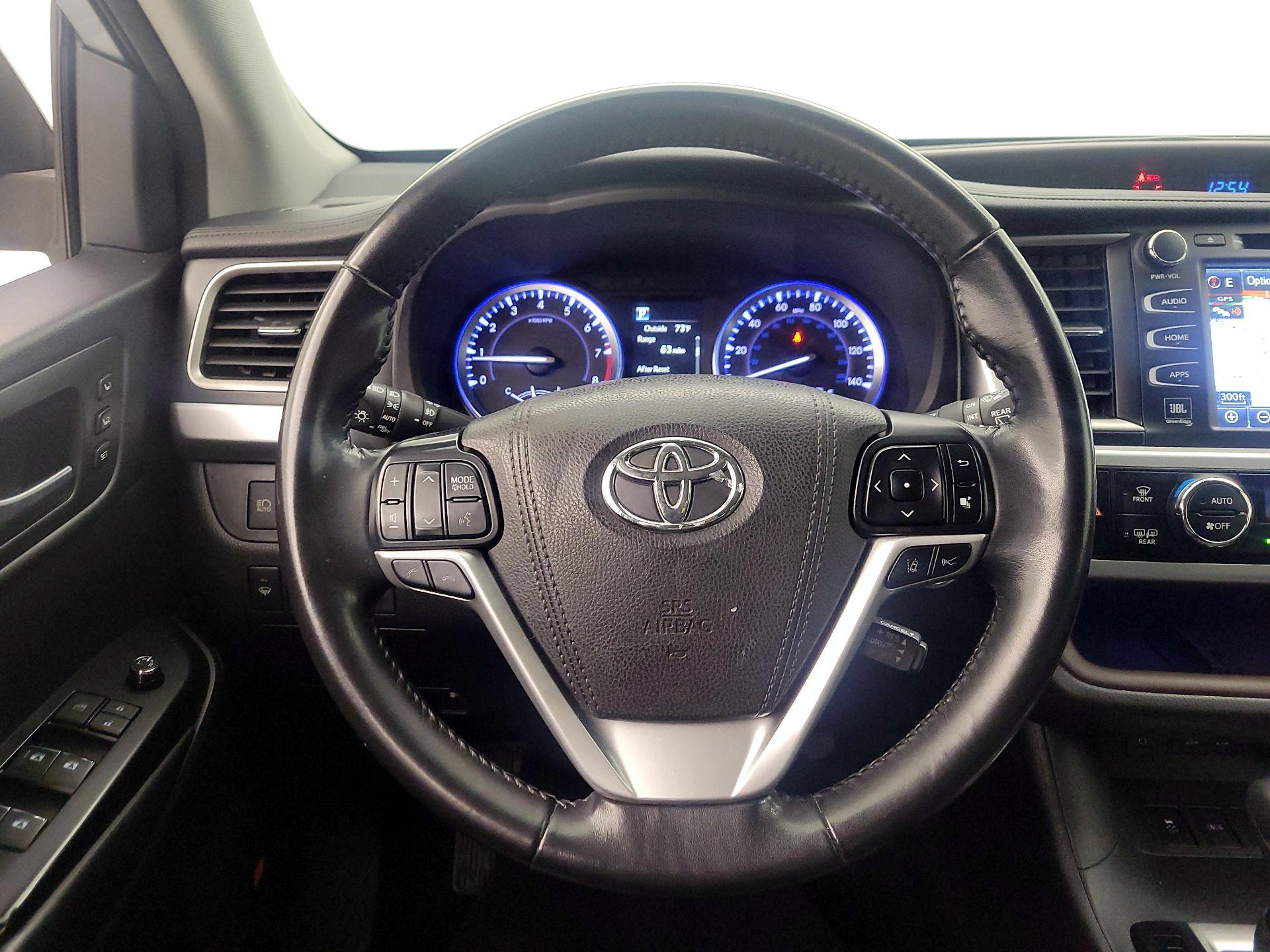 Thumbnail: 2018 Toyota Highlander - 10