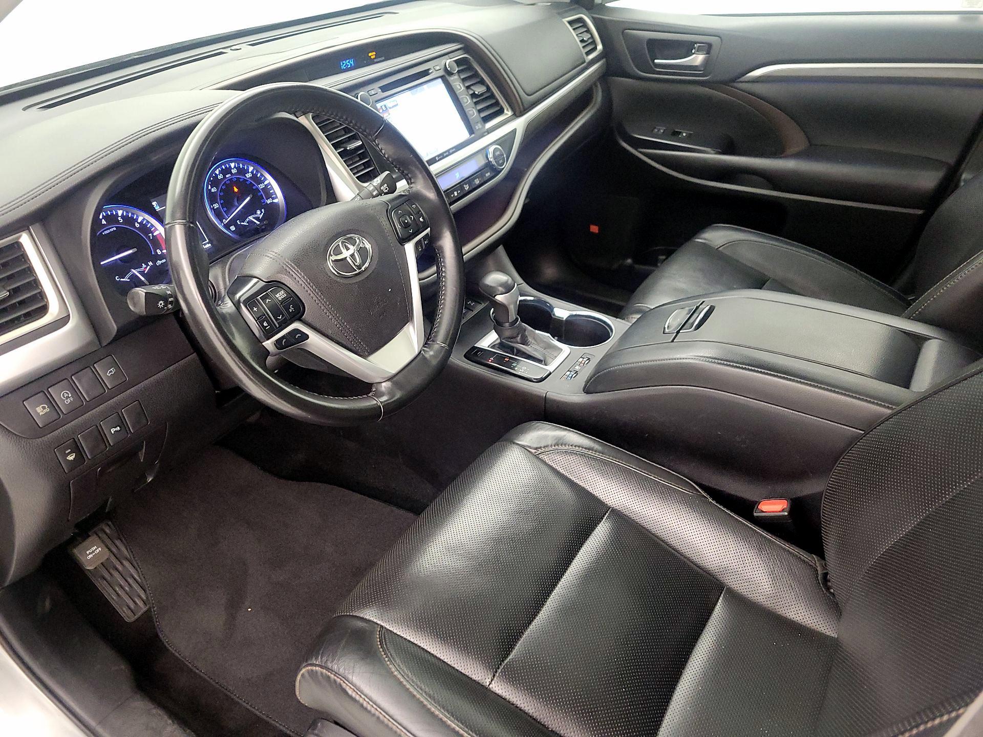 Thumbnail: 2018 Toyota Highlander - 11