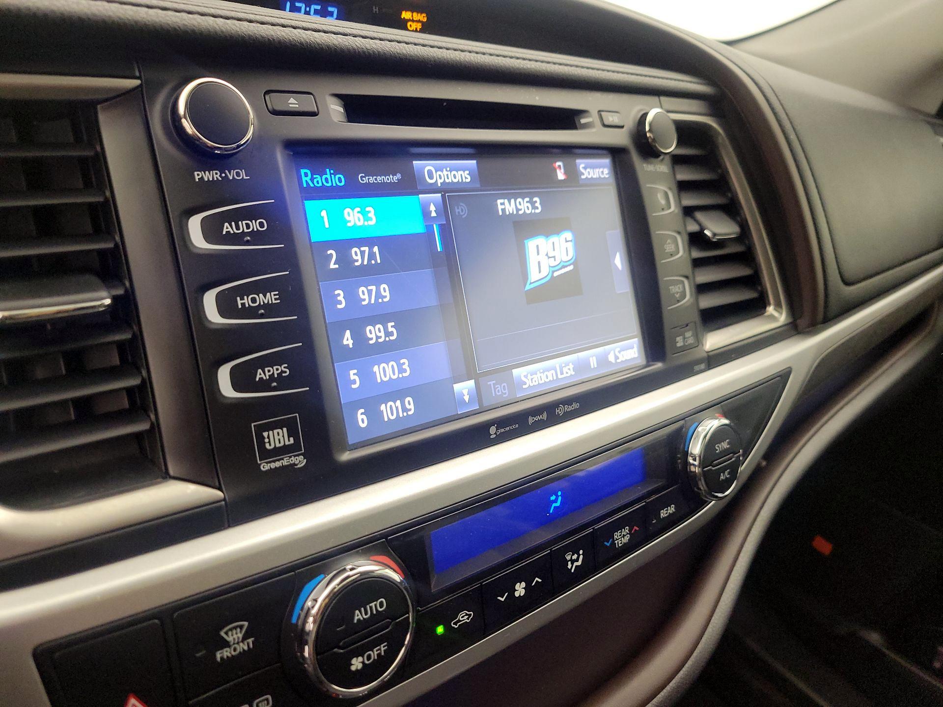 Thumbnail: 2018 Toyota Highlander - 16