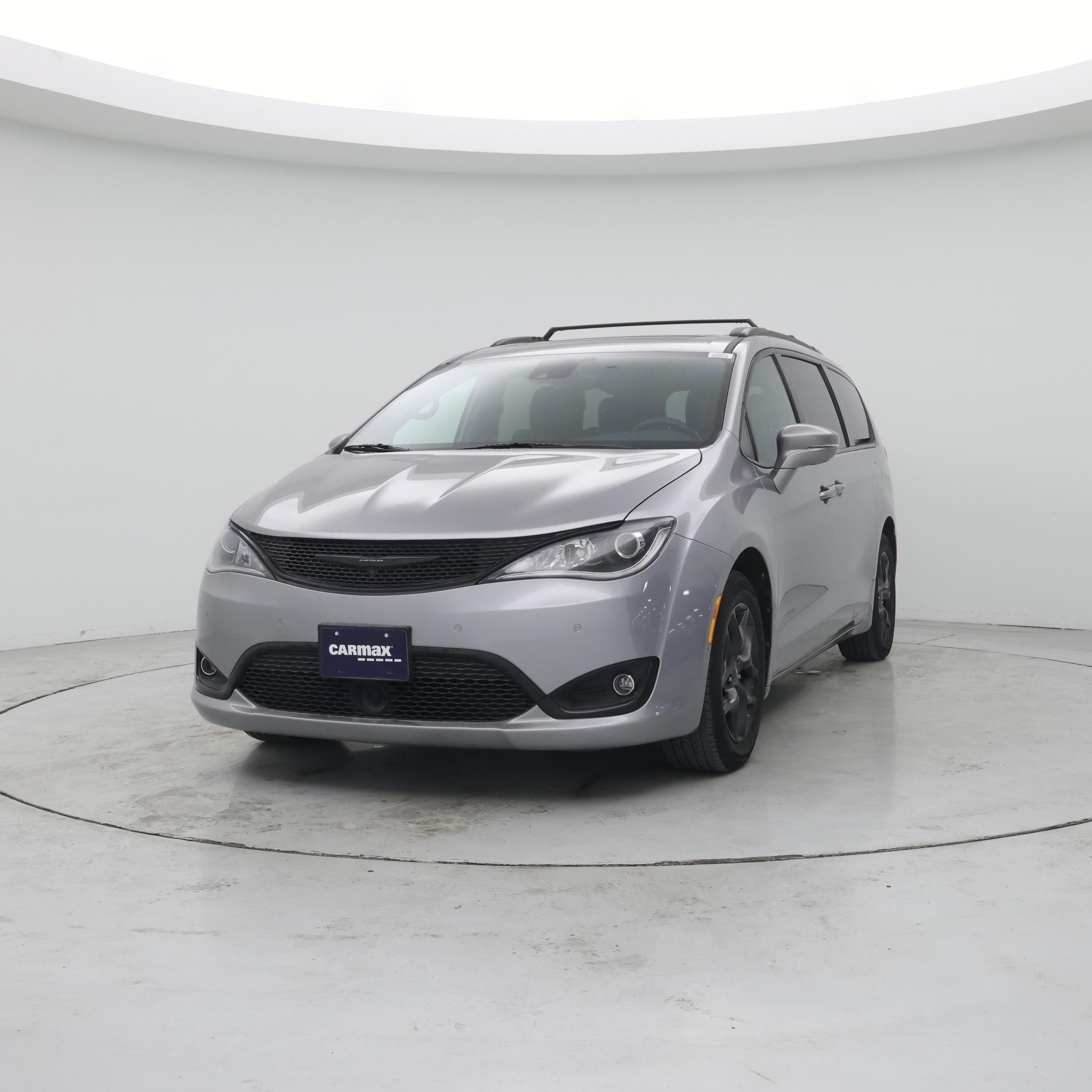 Thumbnail: 2018 Chrysler Pacifica - 4