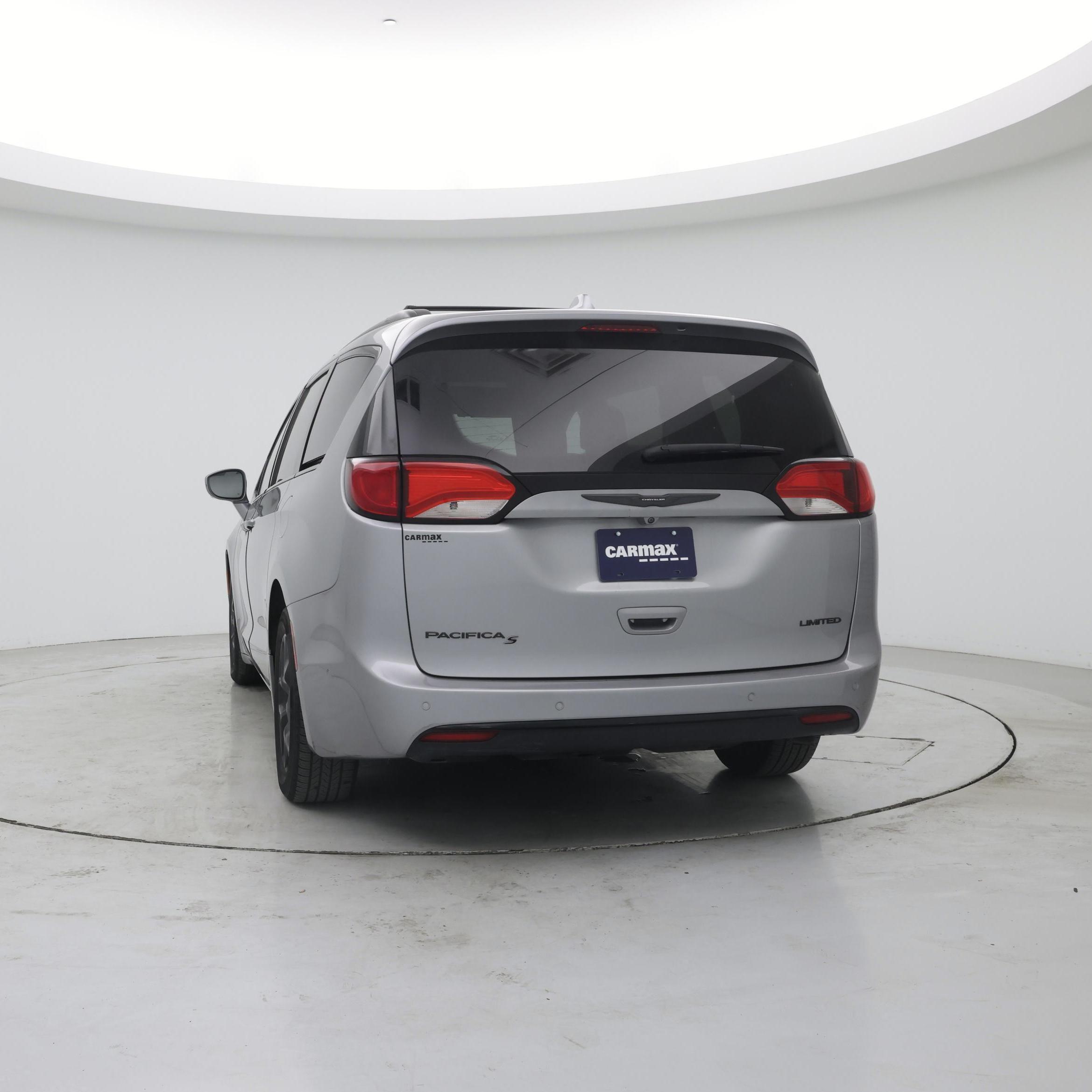 Thumbnail: 2018 Chrysler Pacifica - 6