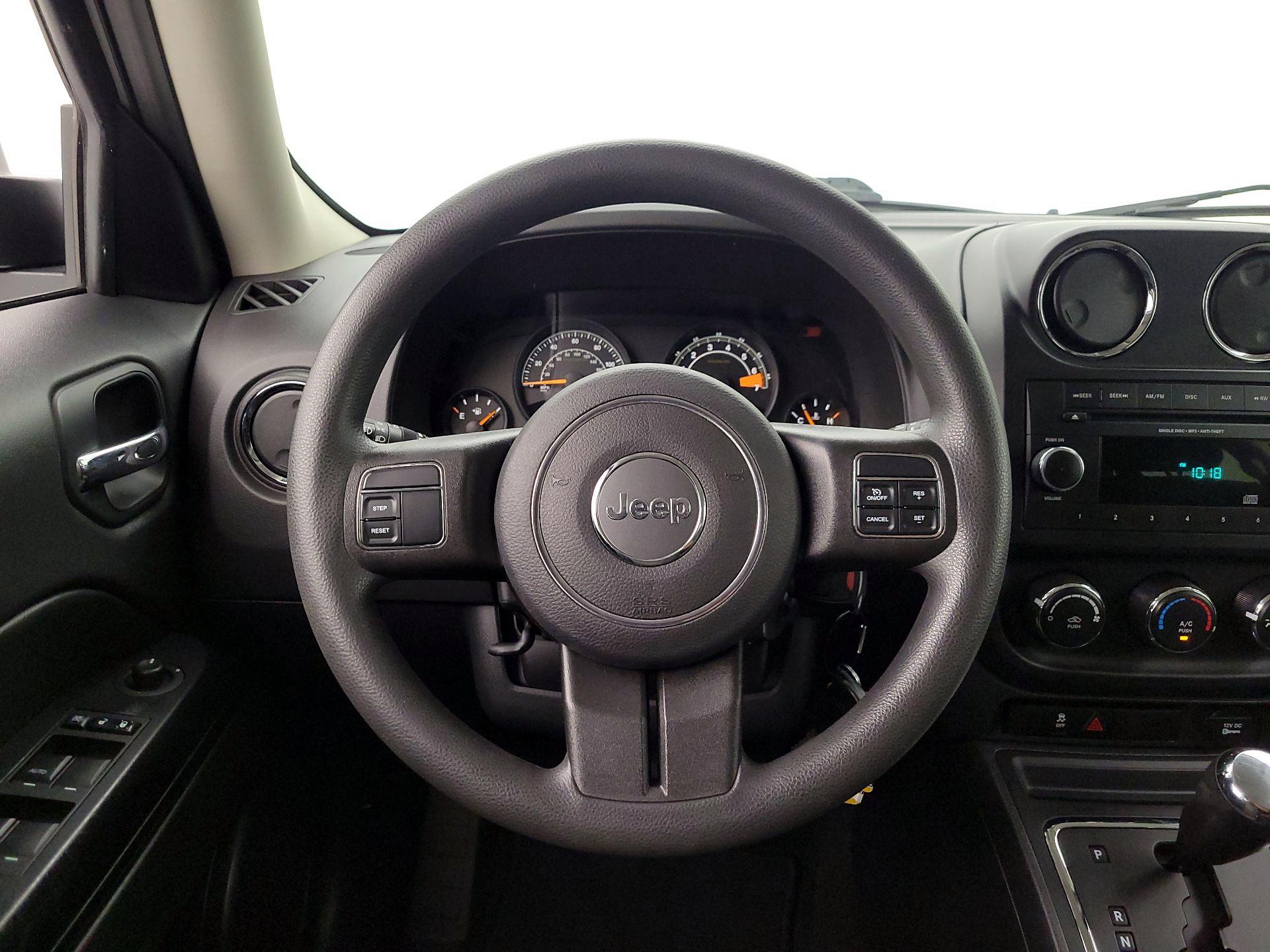 Thumbnail: 2015 Jeep Patriot - 10