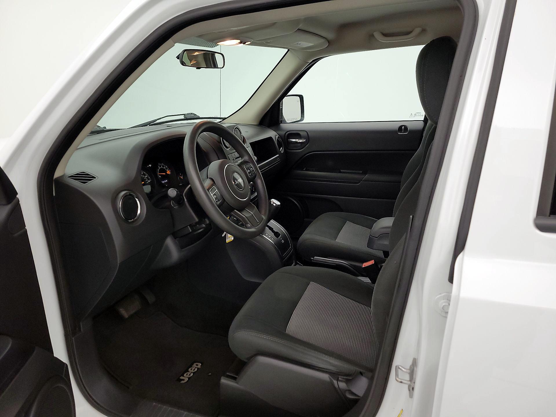 Thumbnail: 2015 Jeep Patriot - 11