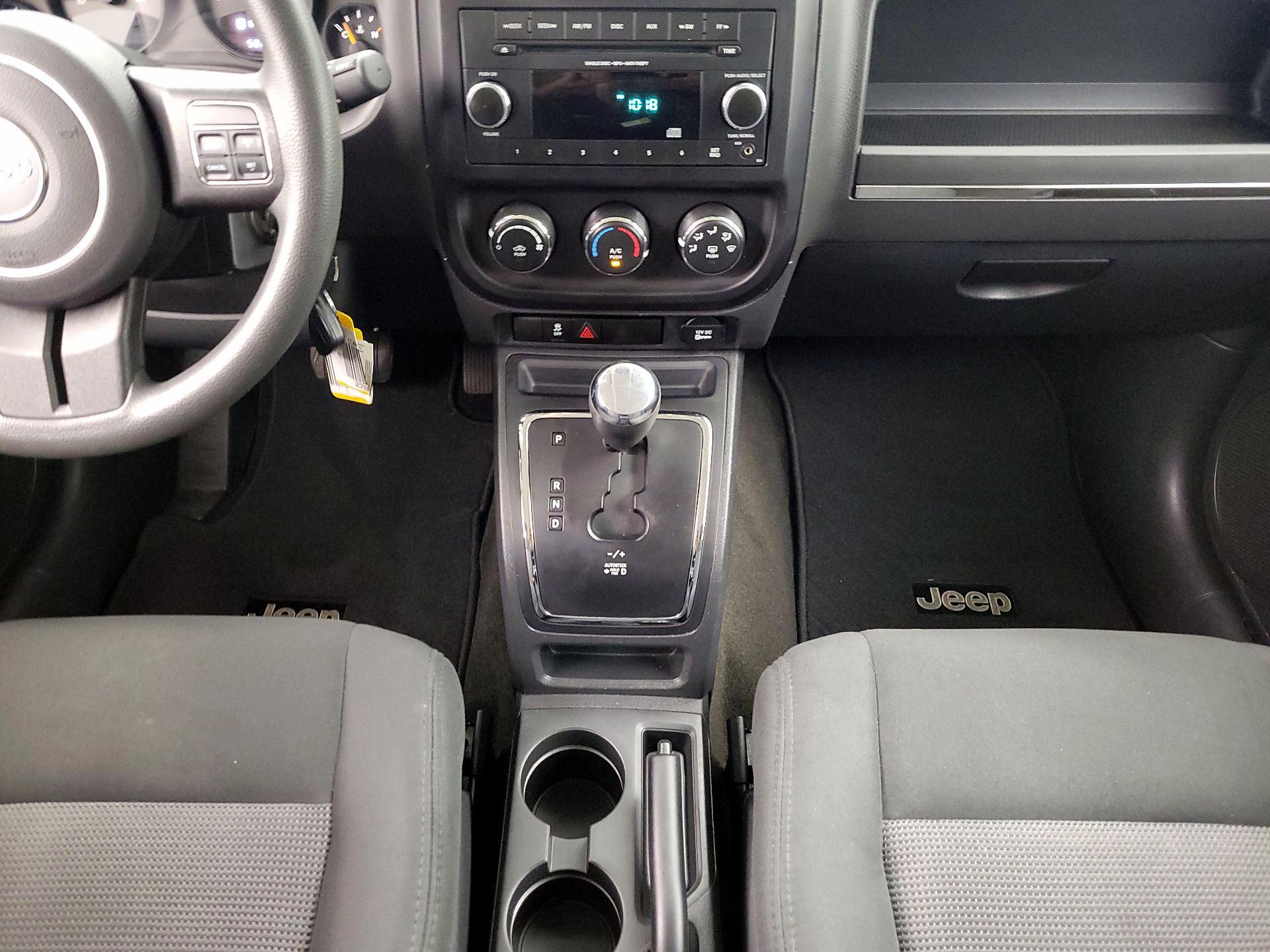 Thumbnail: 2015 Jeep Patriot - 15