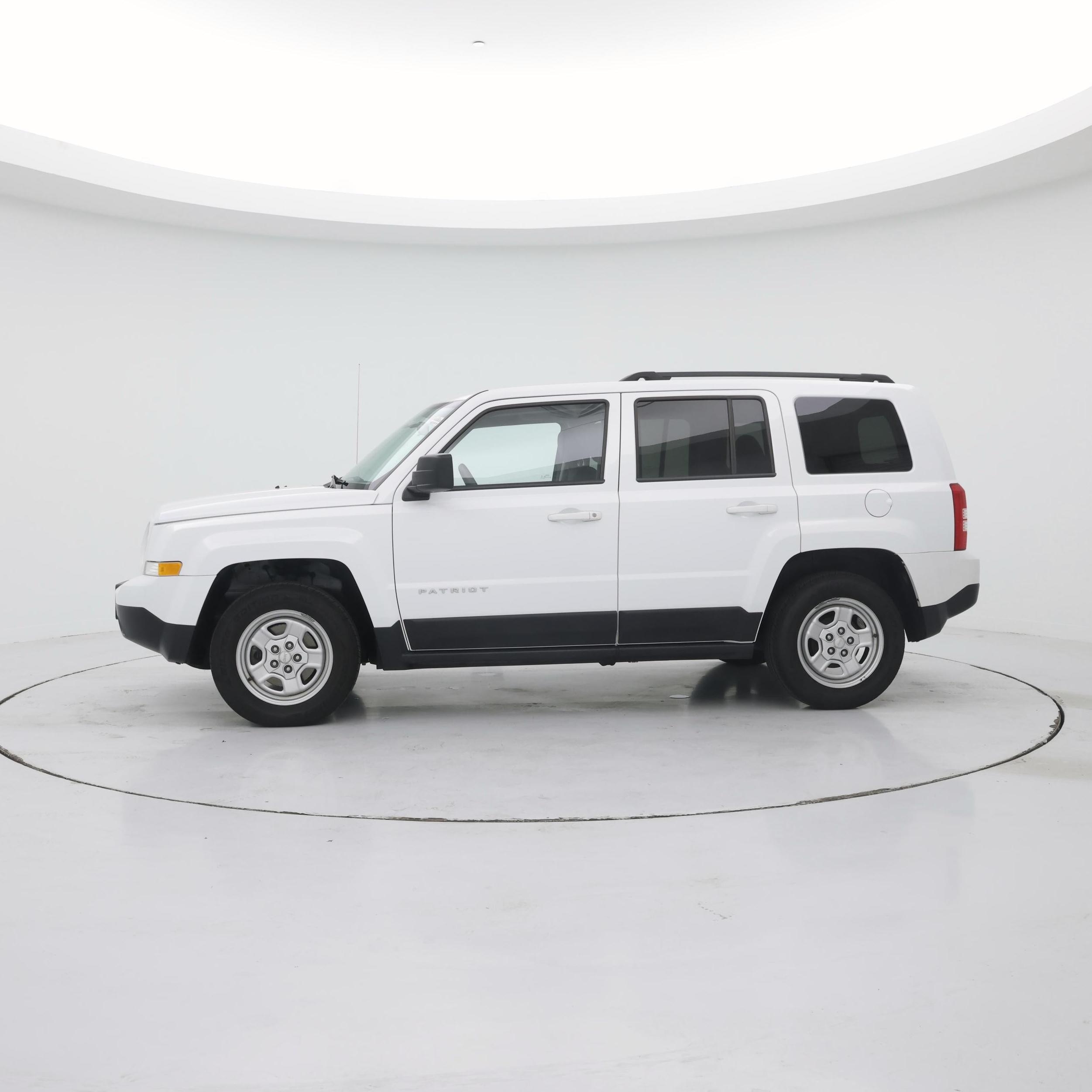 Thumbnail: 2015 Jeep Patriot - 3
