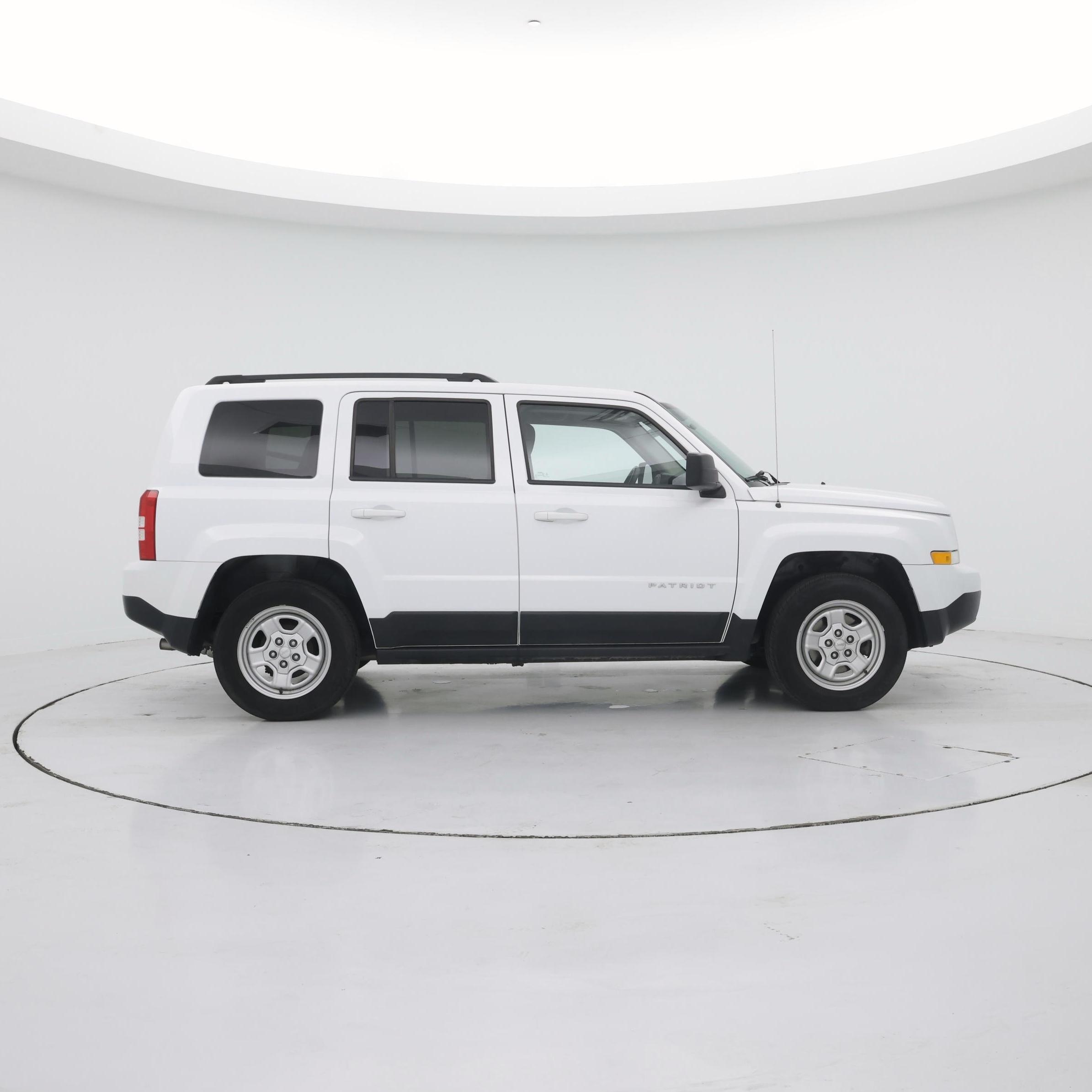 Thumbnail: 2015 Jeep Patriot - 7