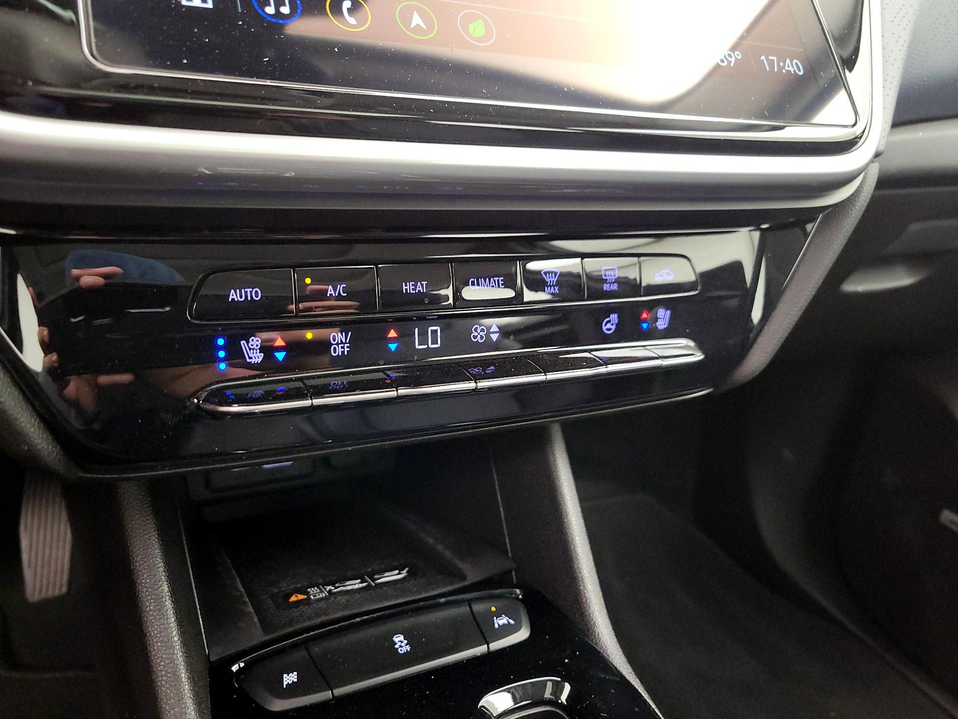 Thumbnail: 2023 Chevrolet Bolt EUV - 17