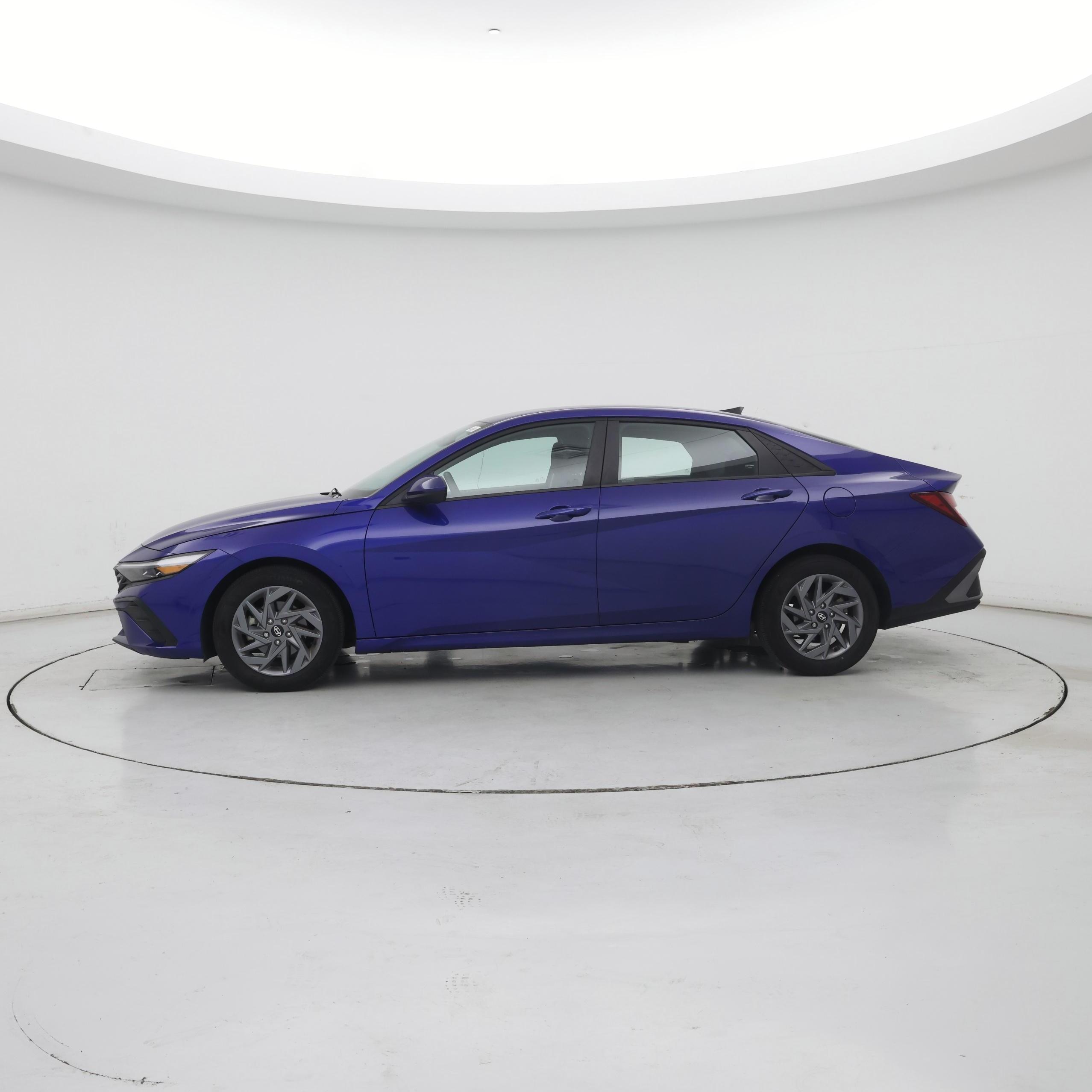 Thumbnail: 2024 Hyundai Elantra - 3