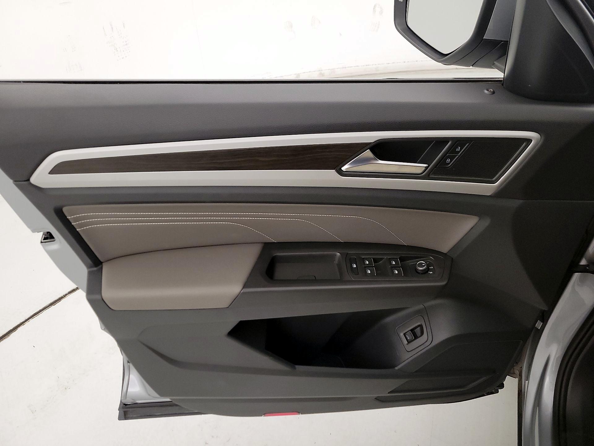 Thumbnail: 2023 Volkswagen Atlas - 12