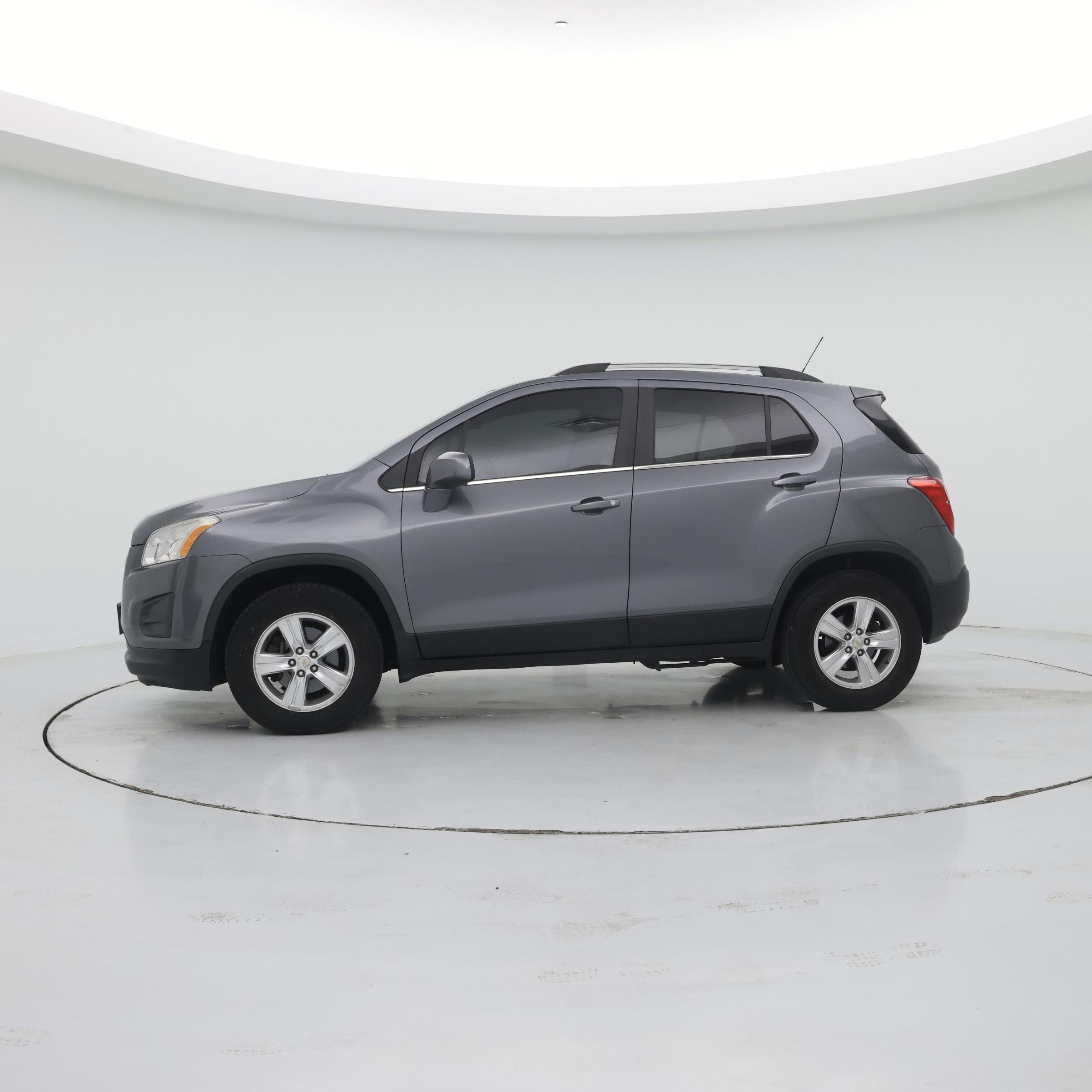 Thumbnail: 2015 Chevrolet Trax - 3