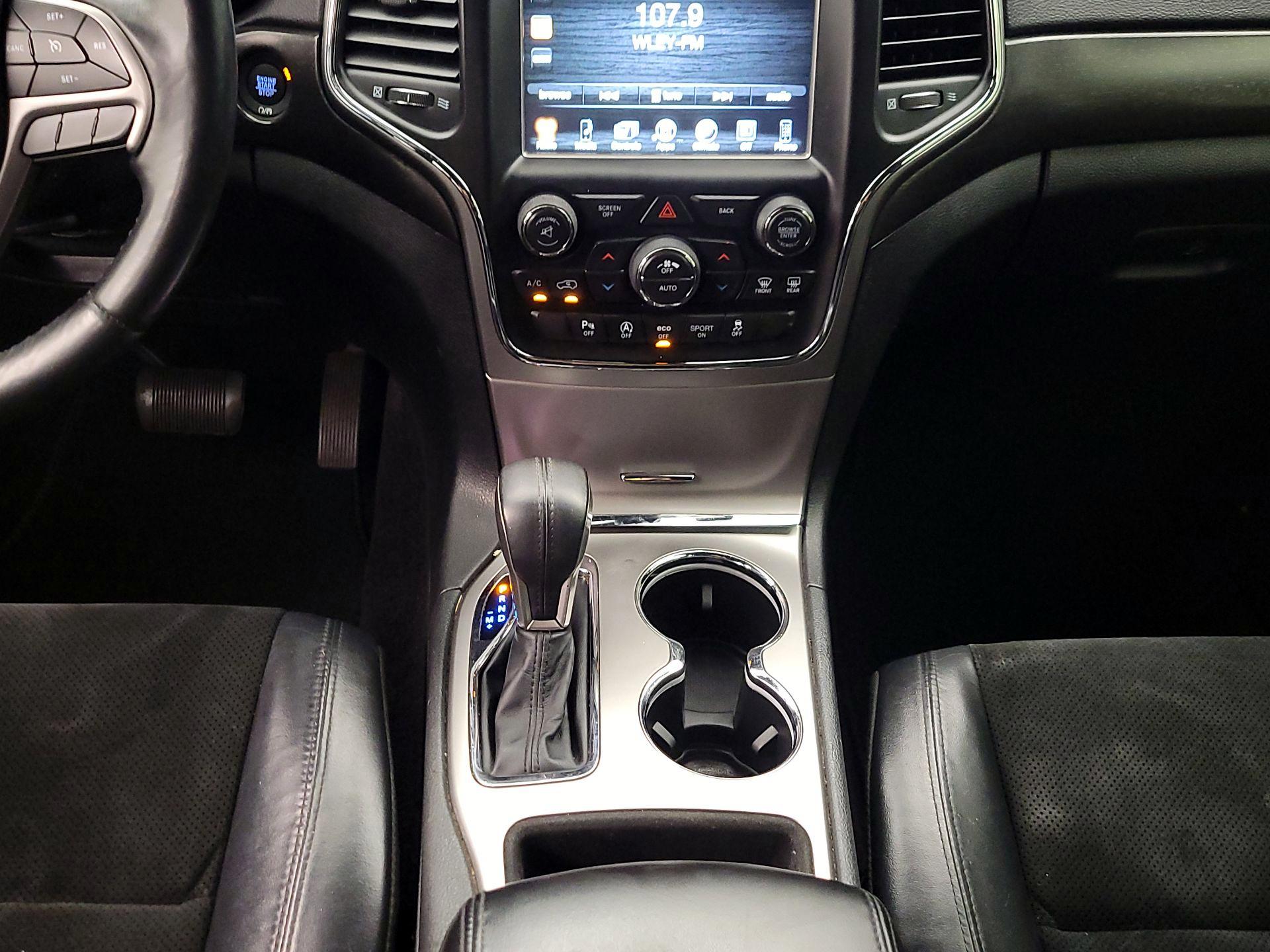 Thumbnail: 2017 Jeep Grand Cherokee - 17