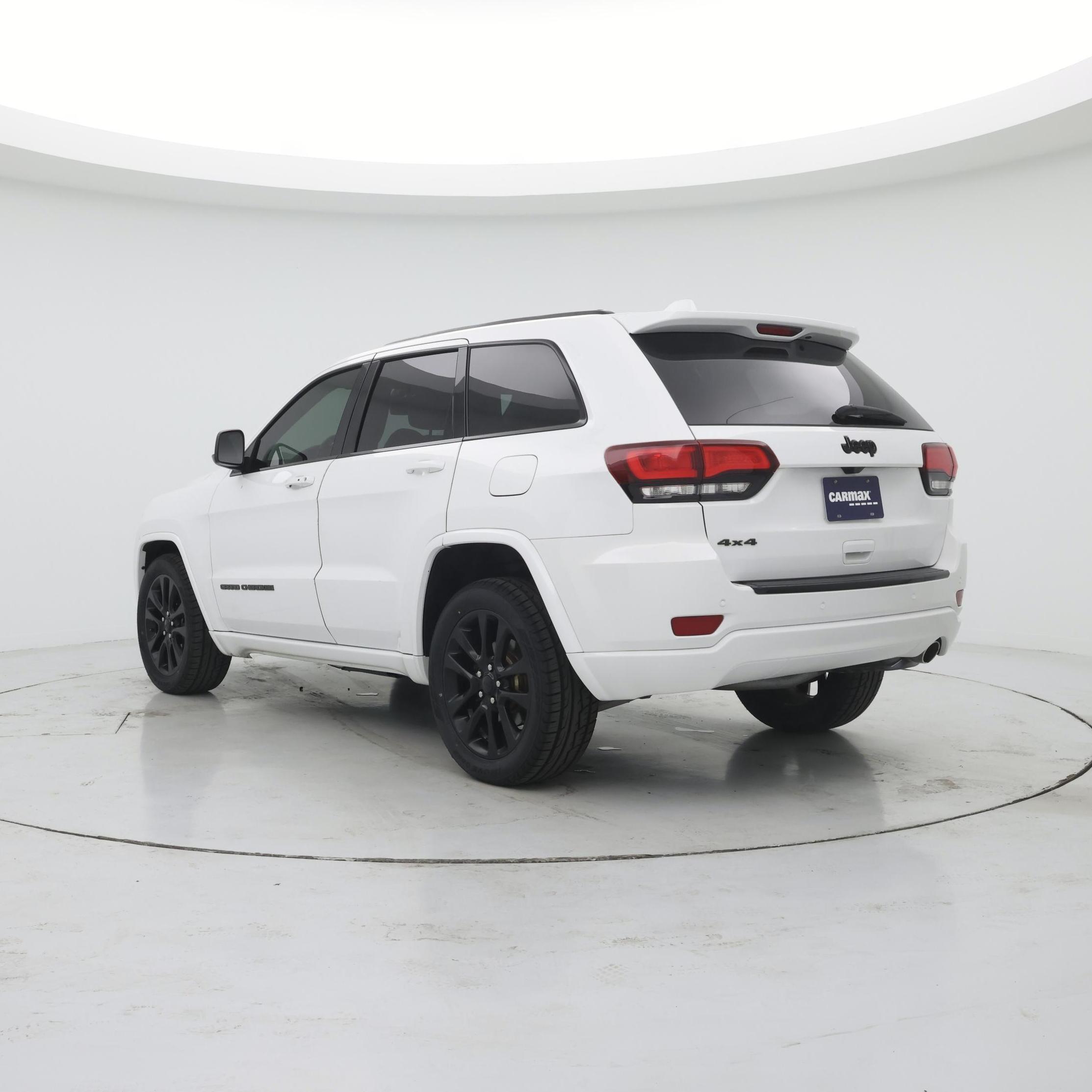 Thumbnail: 2017 Jeep Grand Cherokee - 2