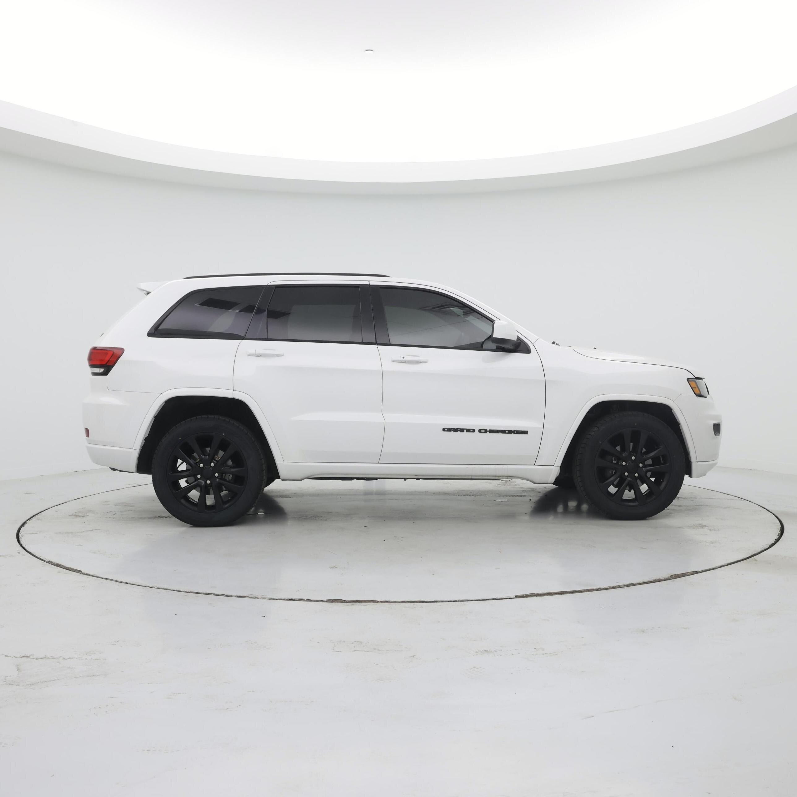 Thumbnail: 2017 Jeep Grand Cherokee - 7