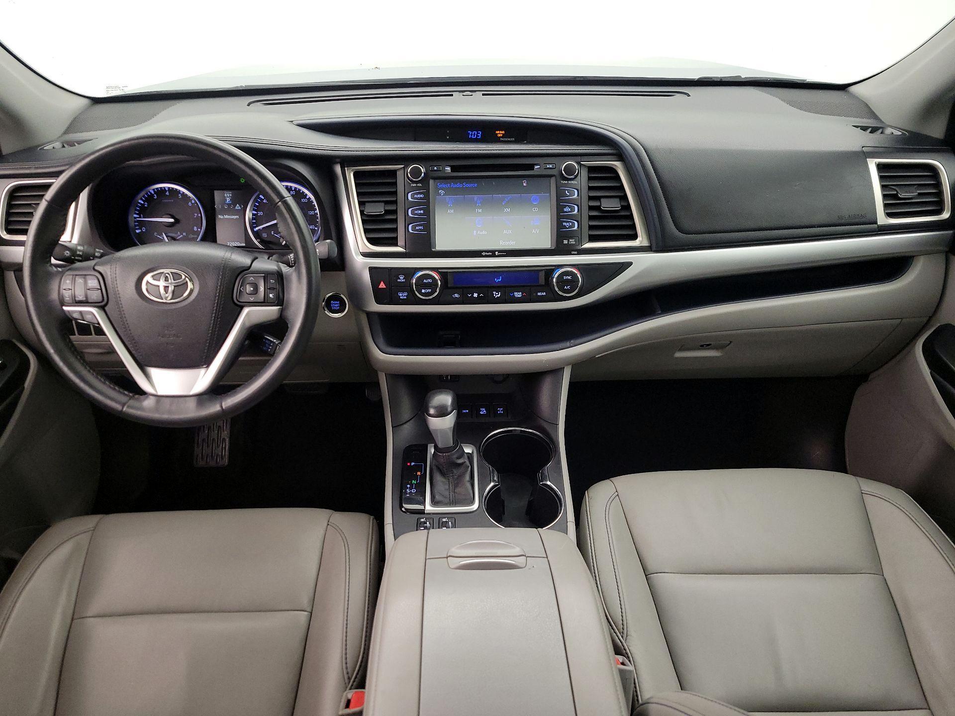 Thumbnail: 2015 Toyota Highlander - 9