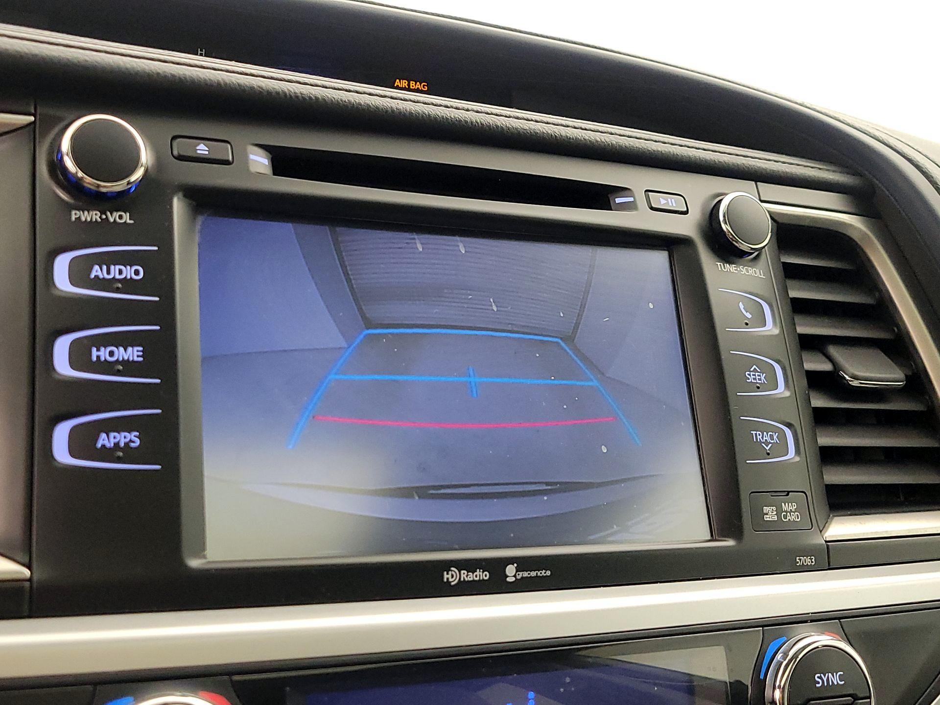 Thumbnail: 2015 Toyota Highlander - 14