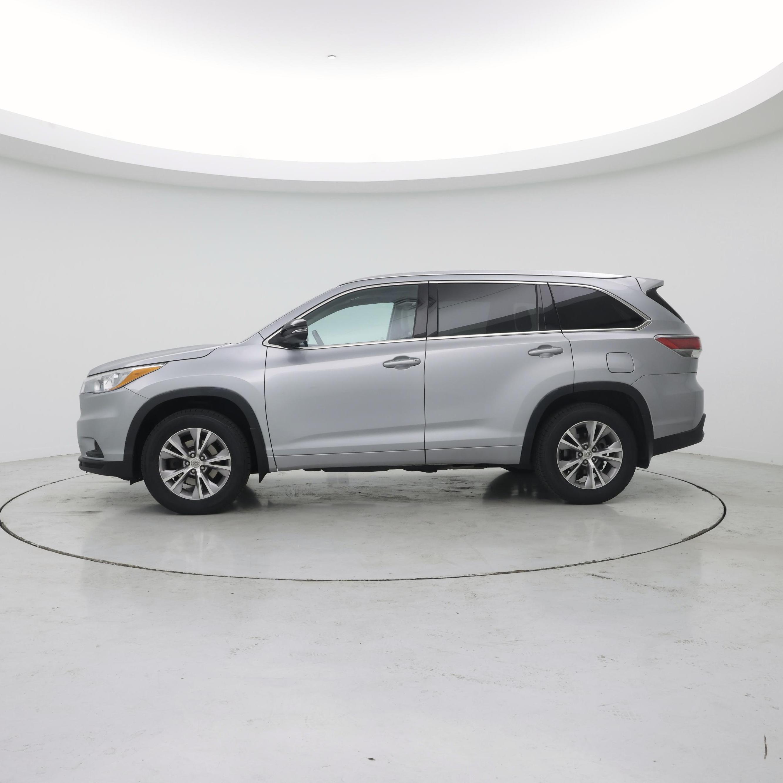 Thumbnail: 2015 Toyota Highlander - 3