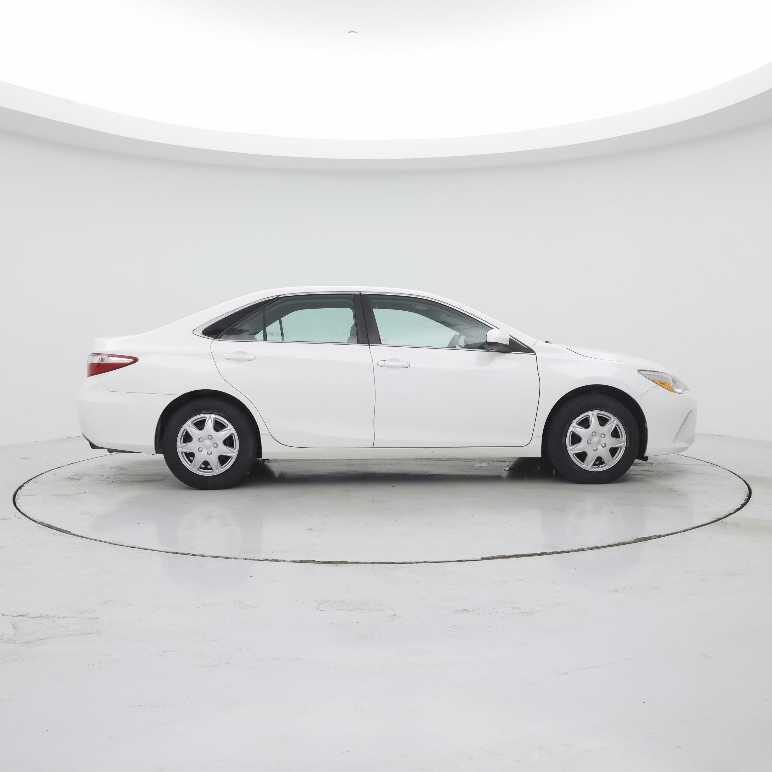 Thumbnail: 2017 Toyota Camry - 7
