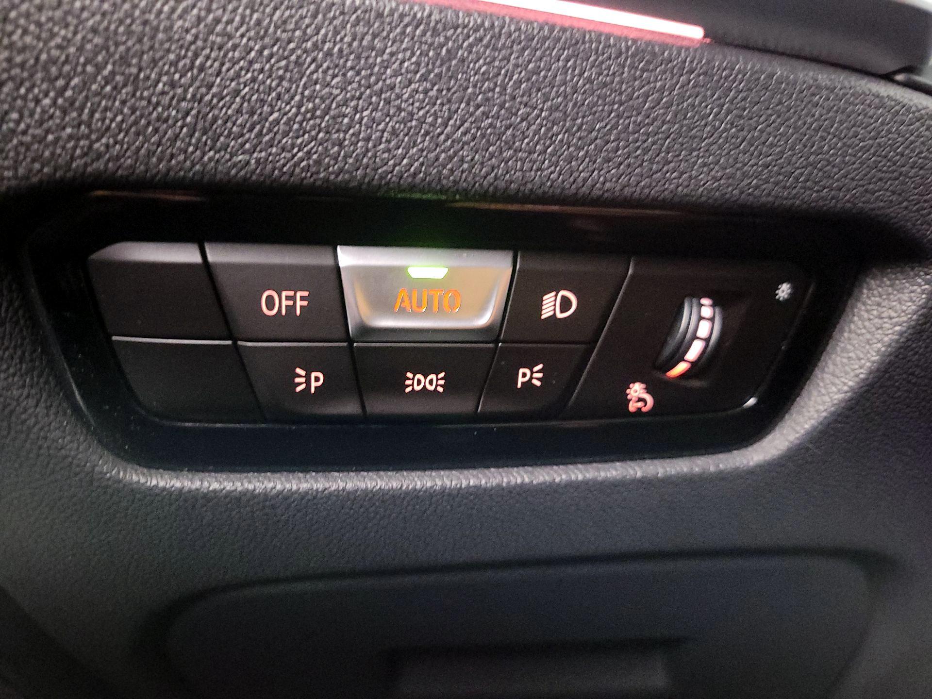 Thumbnail: 2020 BMW 3 Series - 13