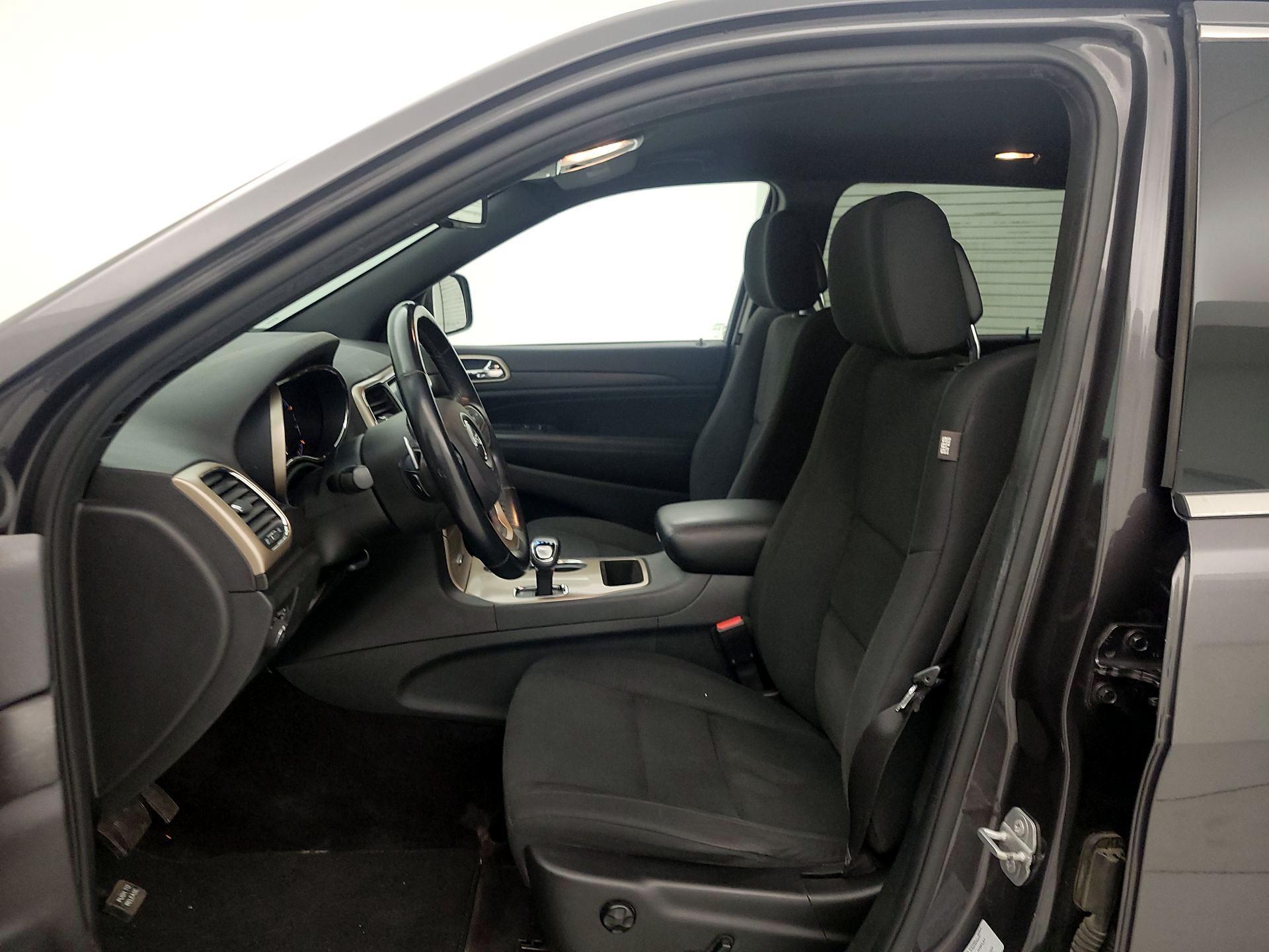 Thumbnail: 2015 Jeep Grand Cherokee - 11