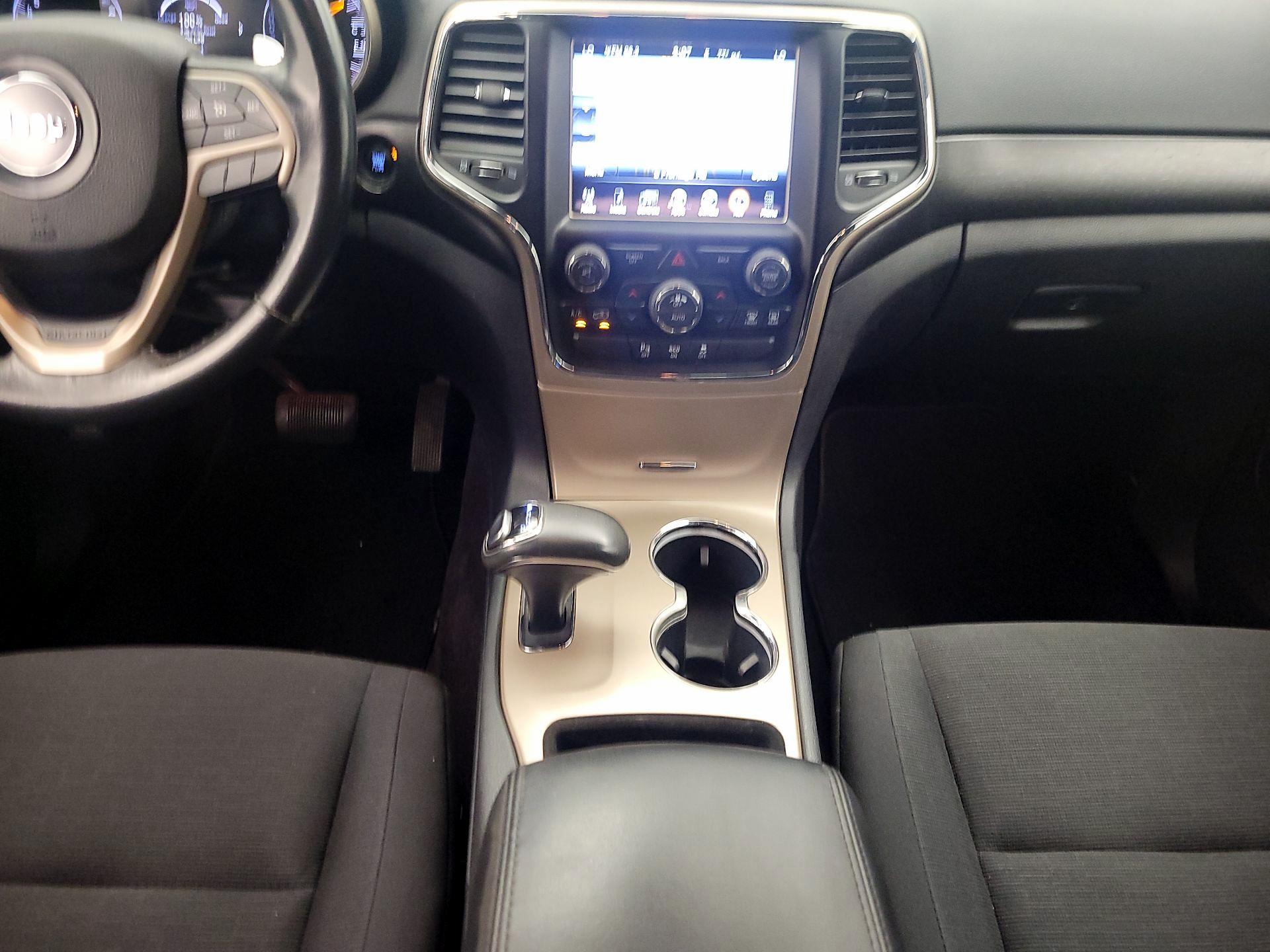 Thumbnail: 2015 Jeep Grand Cherokee - 18