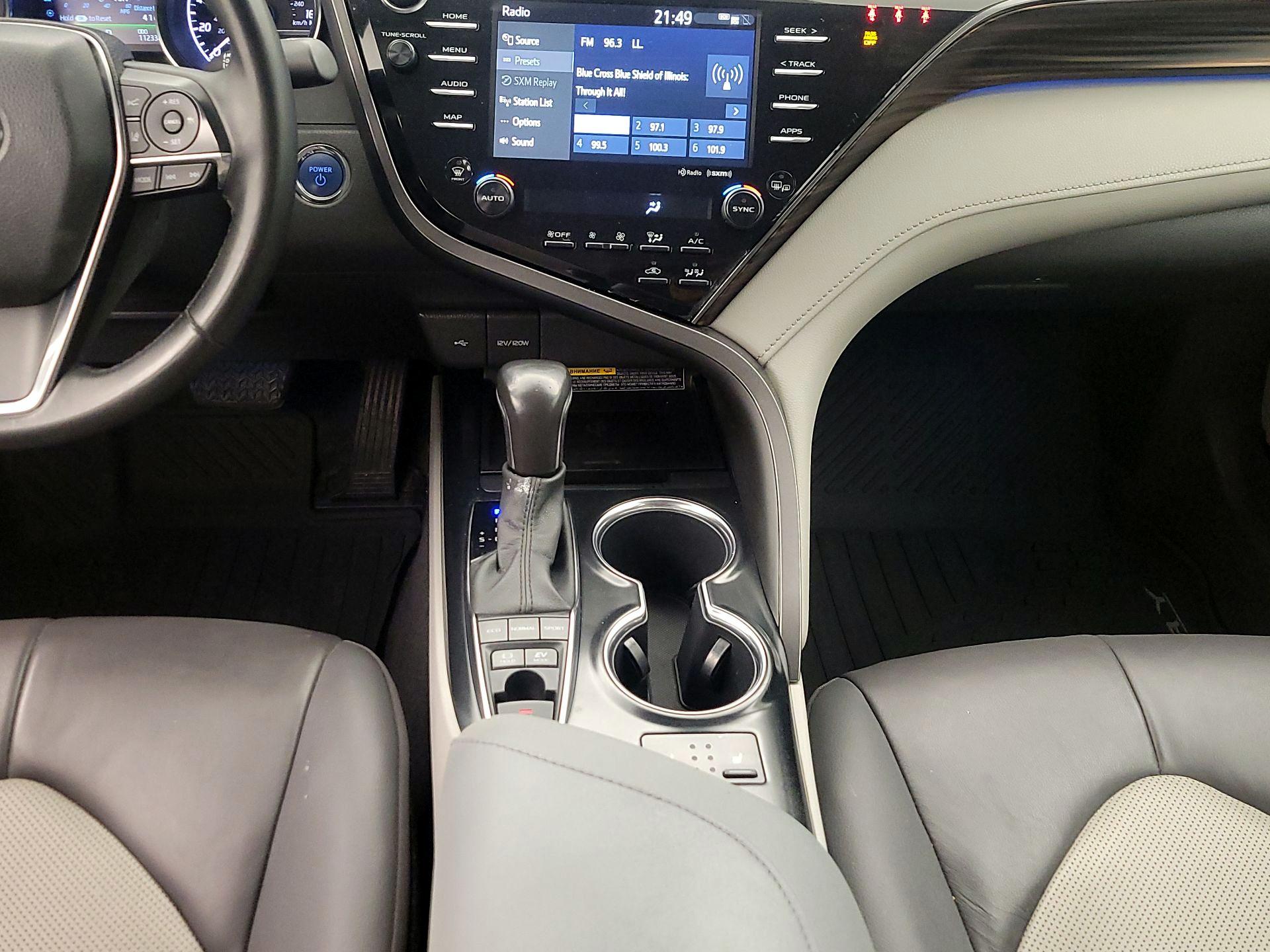 Thumbnail: 2020 Toyota Camry - 17