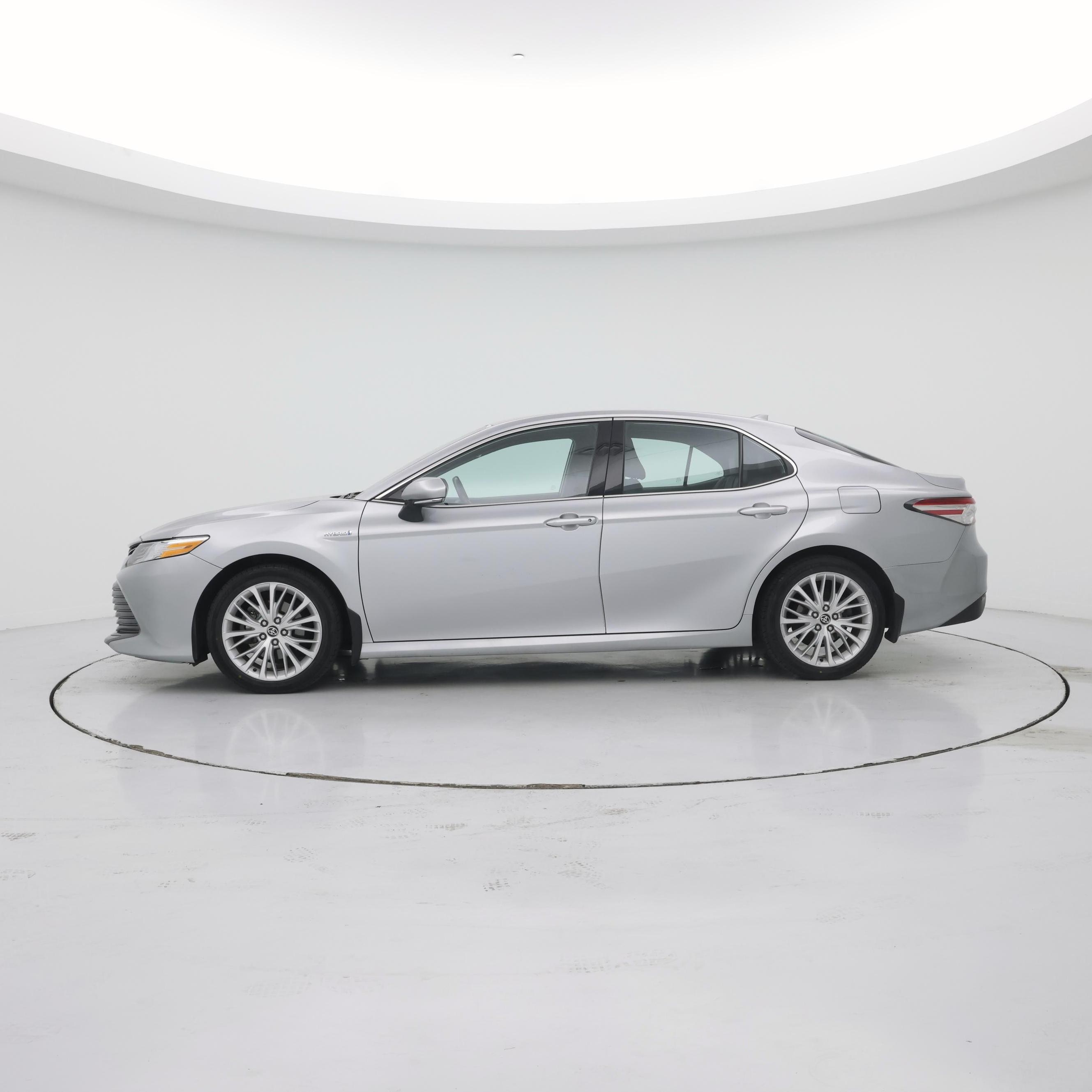 Thumbnail: 2020 Toyota Camry - 3