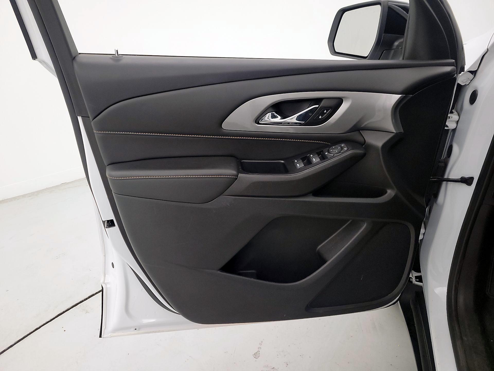 Thumbnail: 2021 Chevrolet Traverse - 12