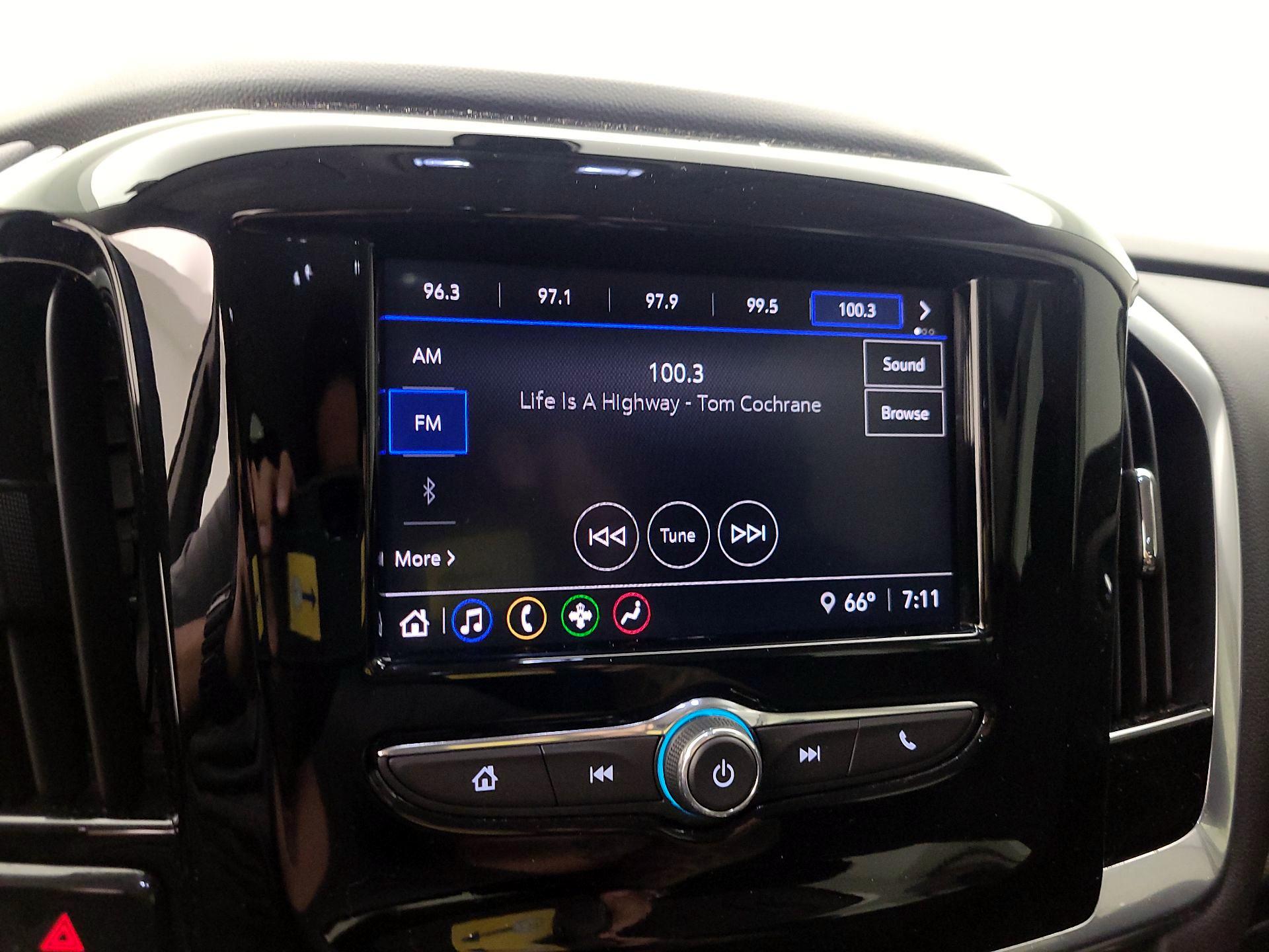 Thumbnail: 2021 Chevrolet Traverse - 15