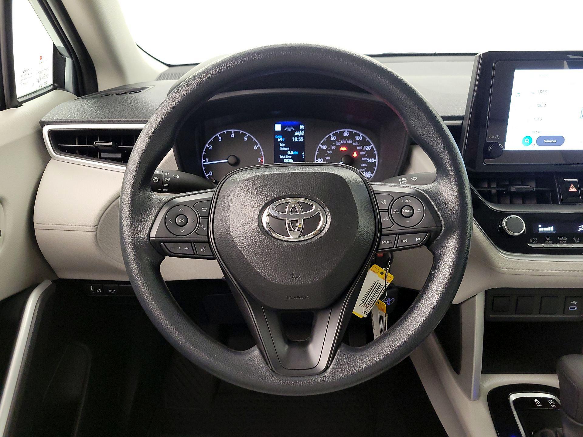 Thumbnail: 2025 Toyota Corolla Cross - 10