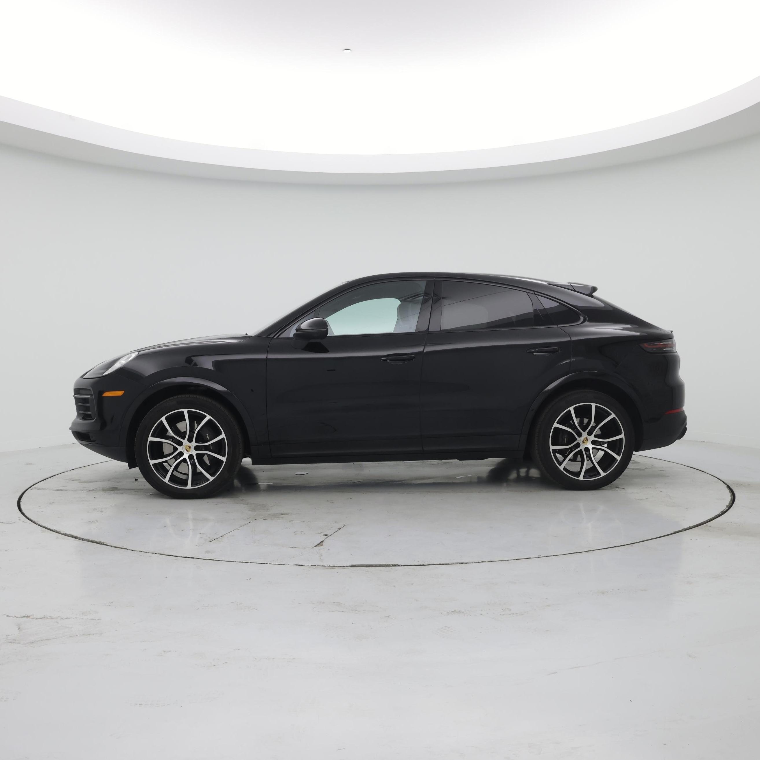 Thumbnail: 2023 Porsche Cayenne - 3